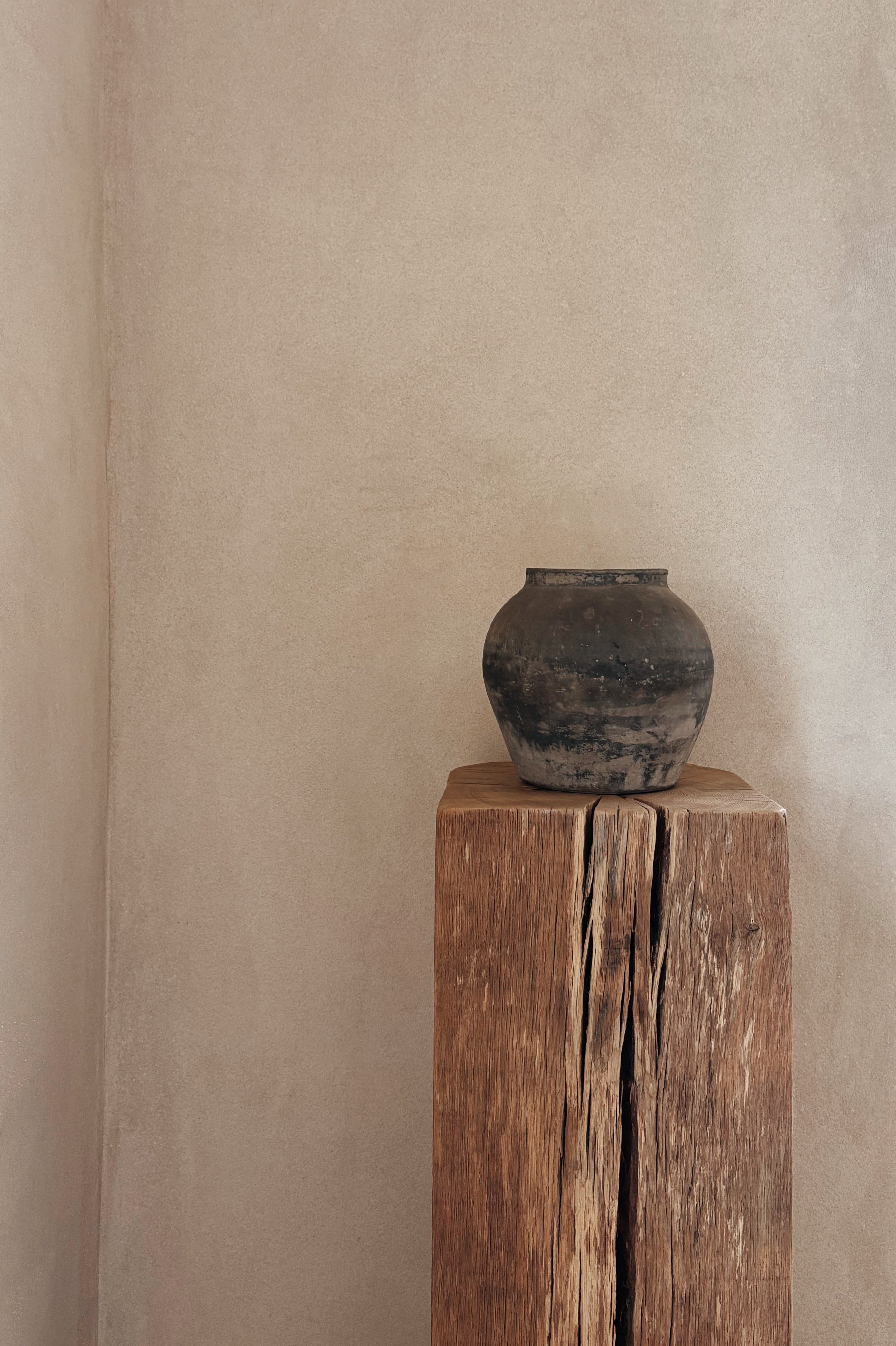 Grey Pot 08