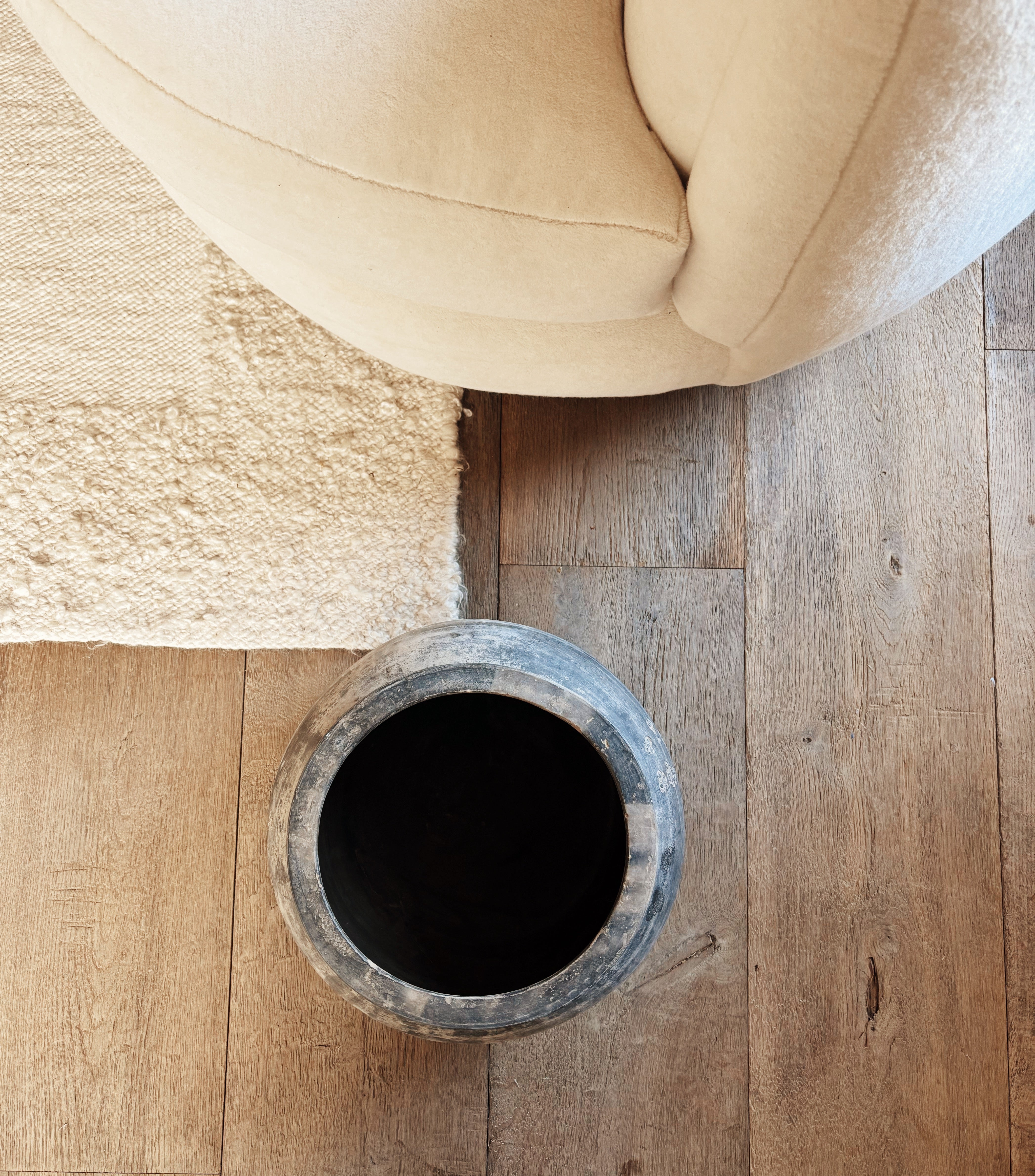 Grey Pot 10
