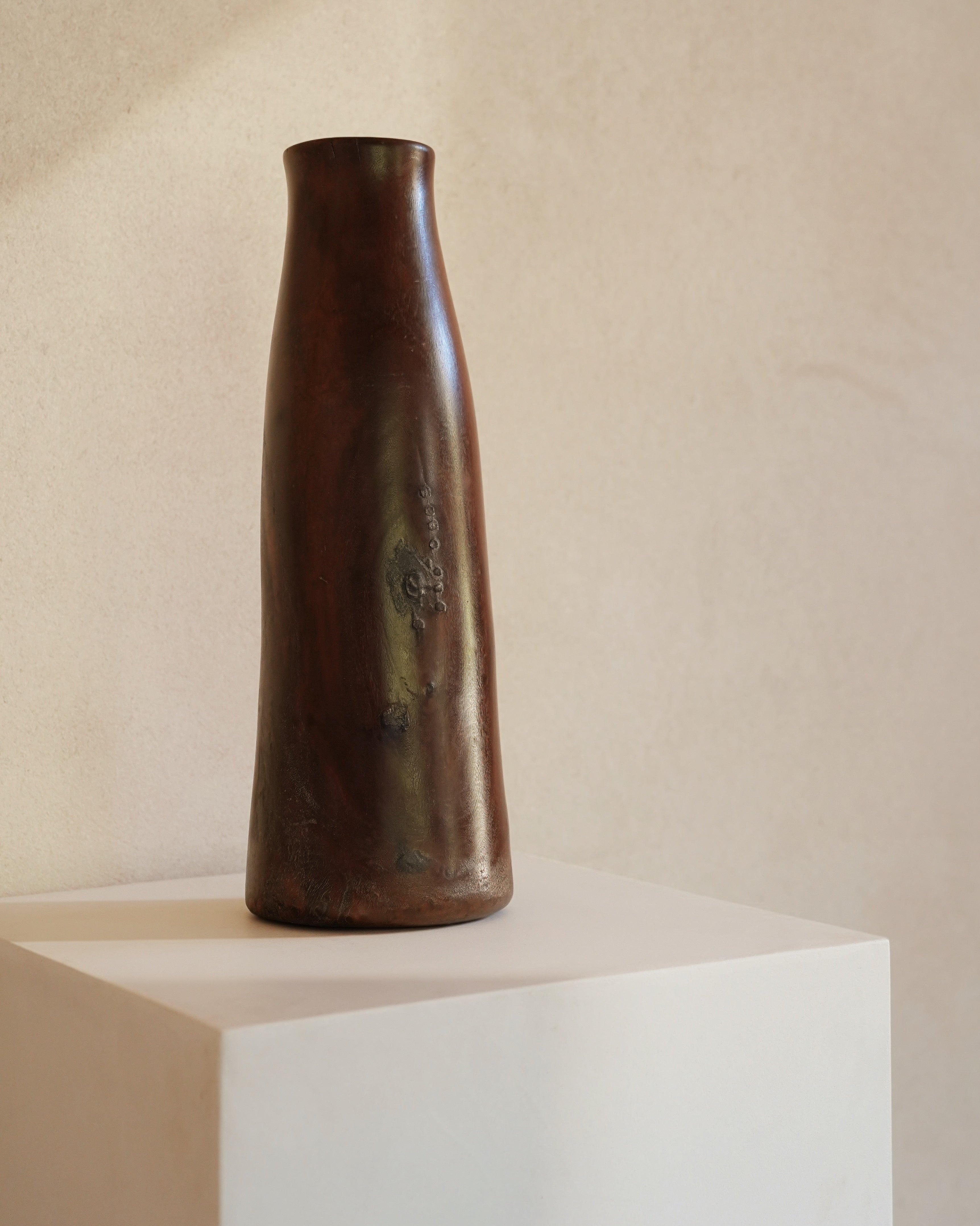 Tutsi Vessel 08