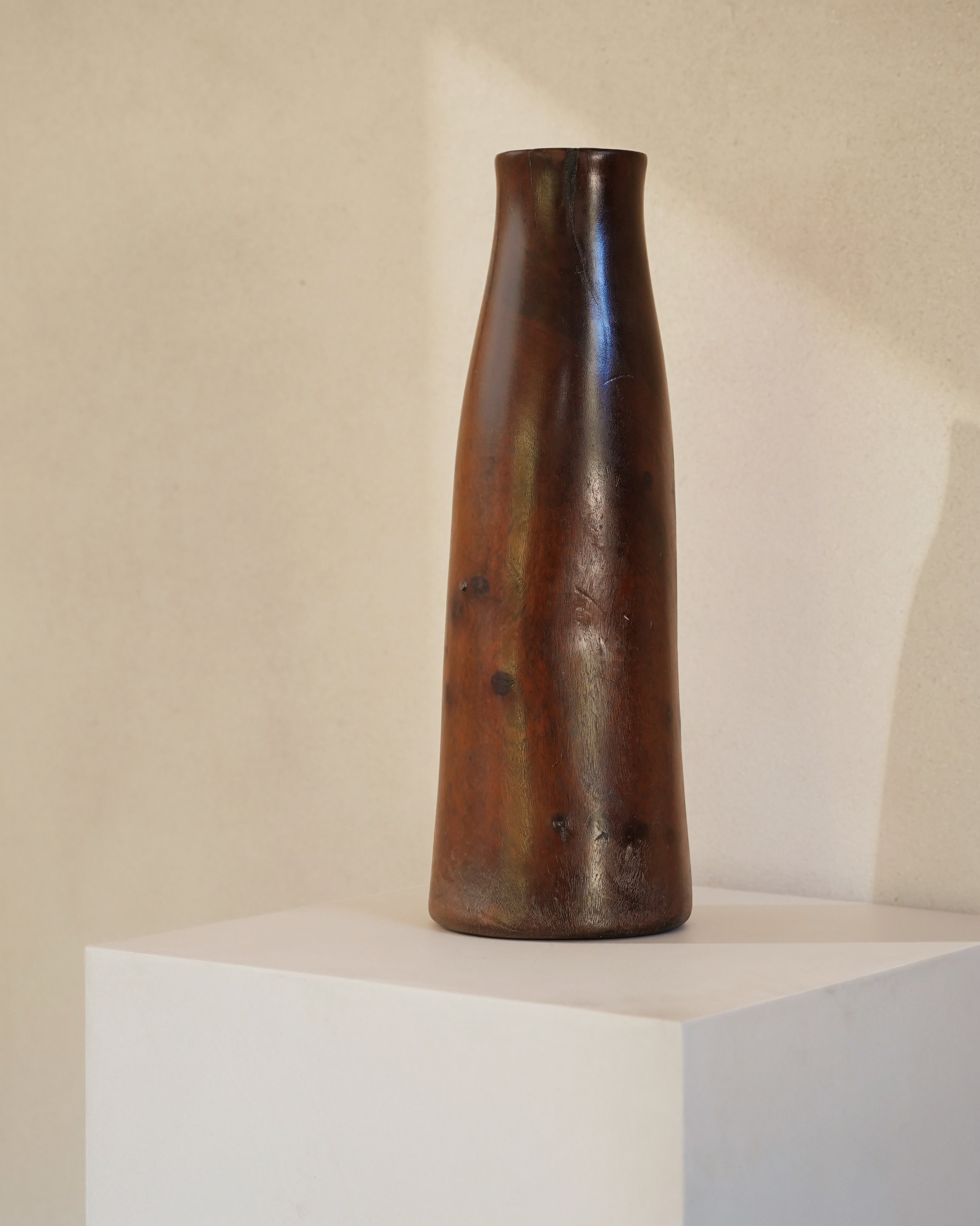 Tutsi Vessel 08