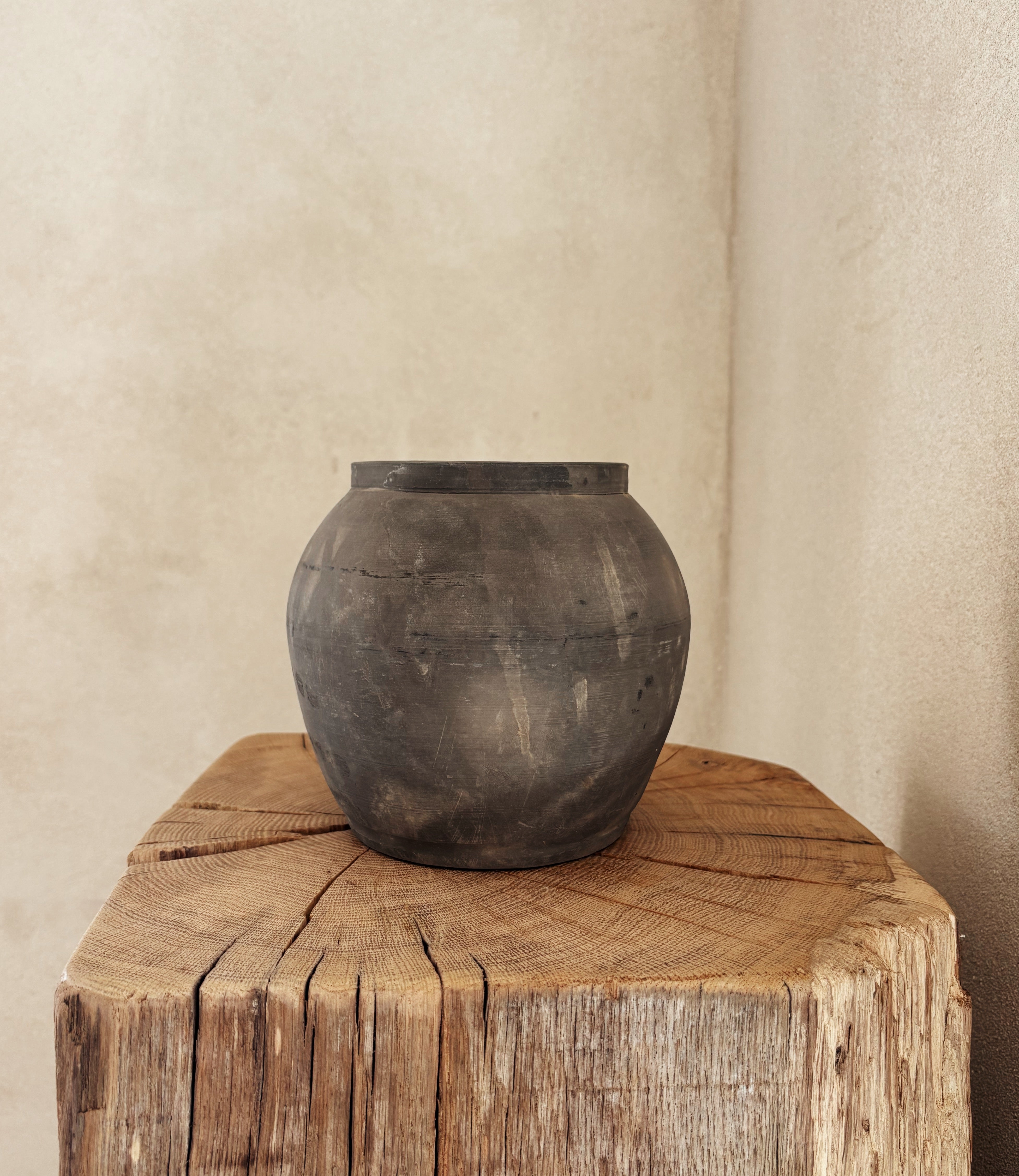 Grey Pot