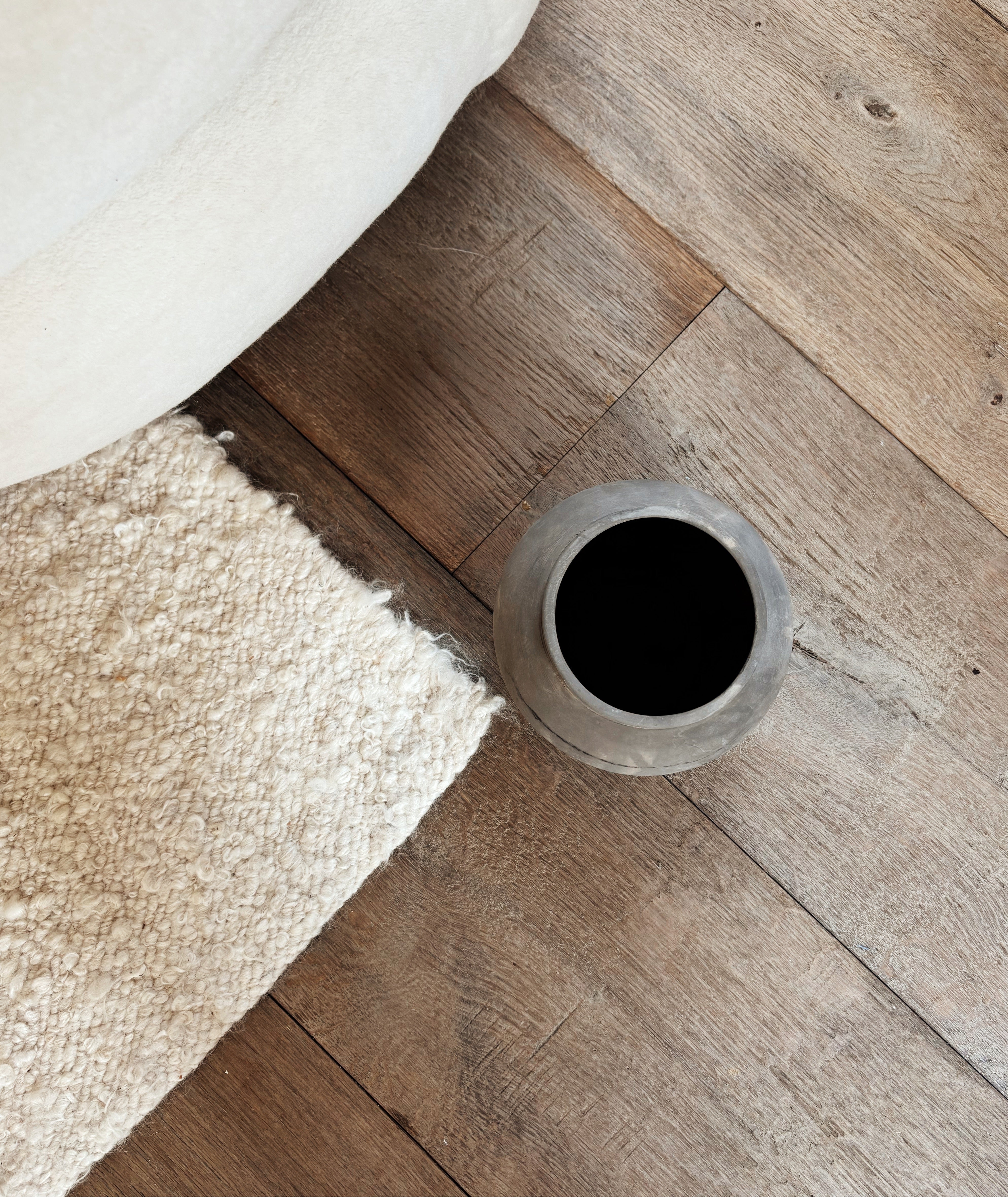 Grey Pot 01