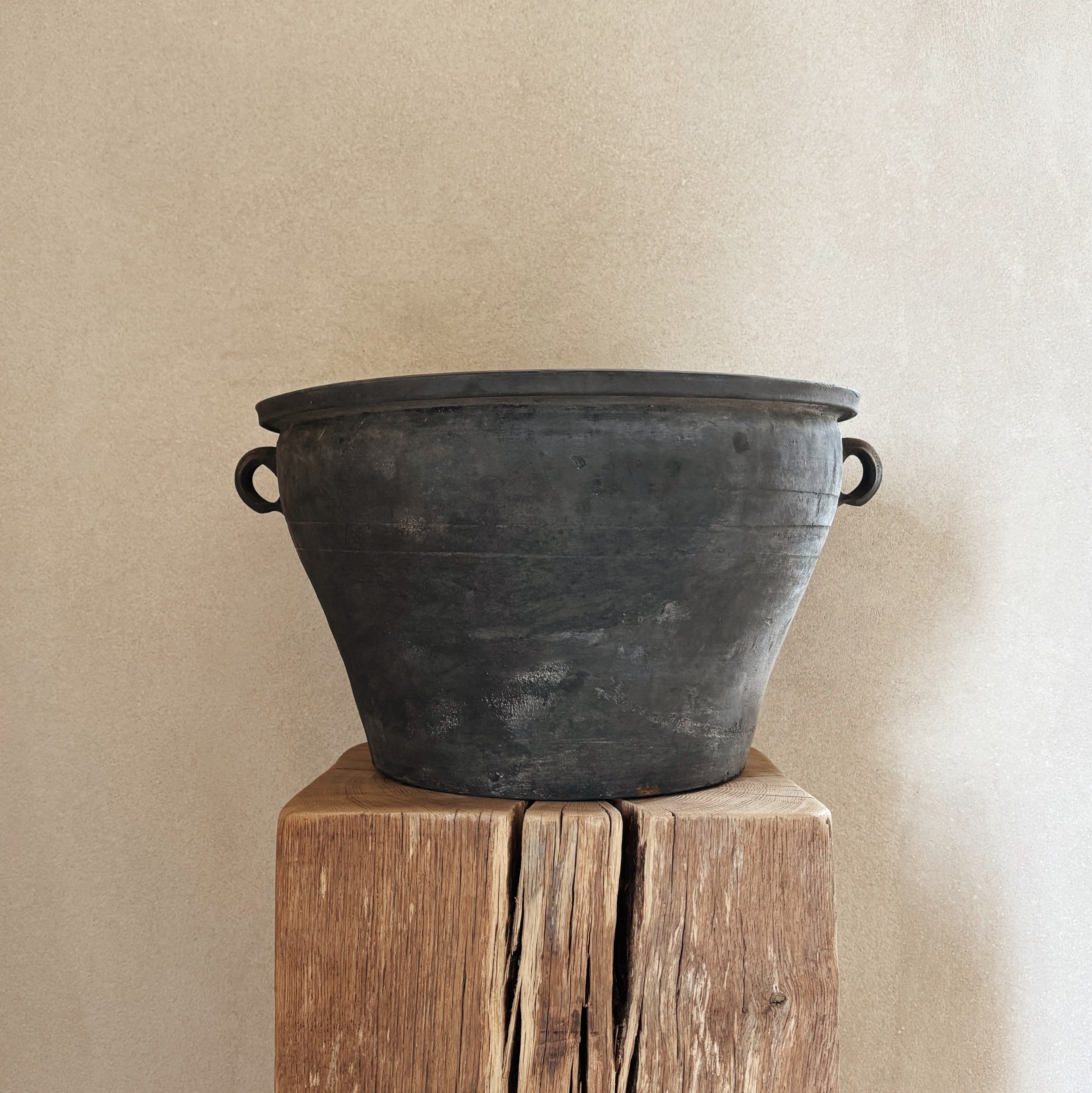 Grey Pot