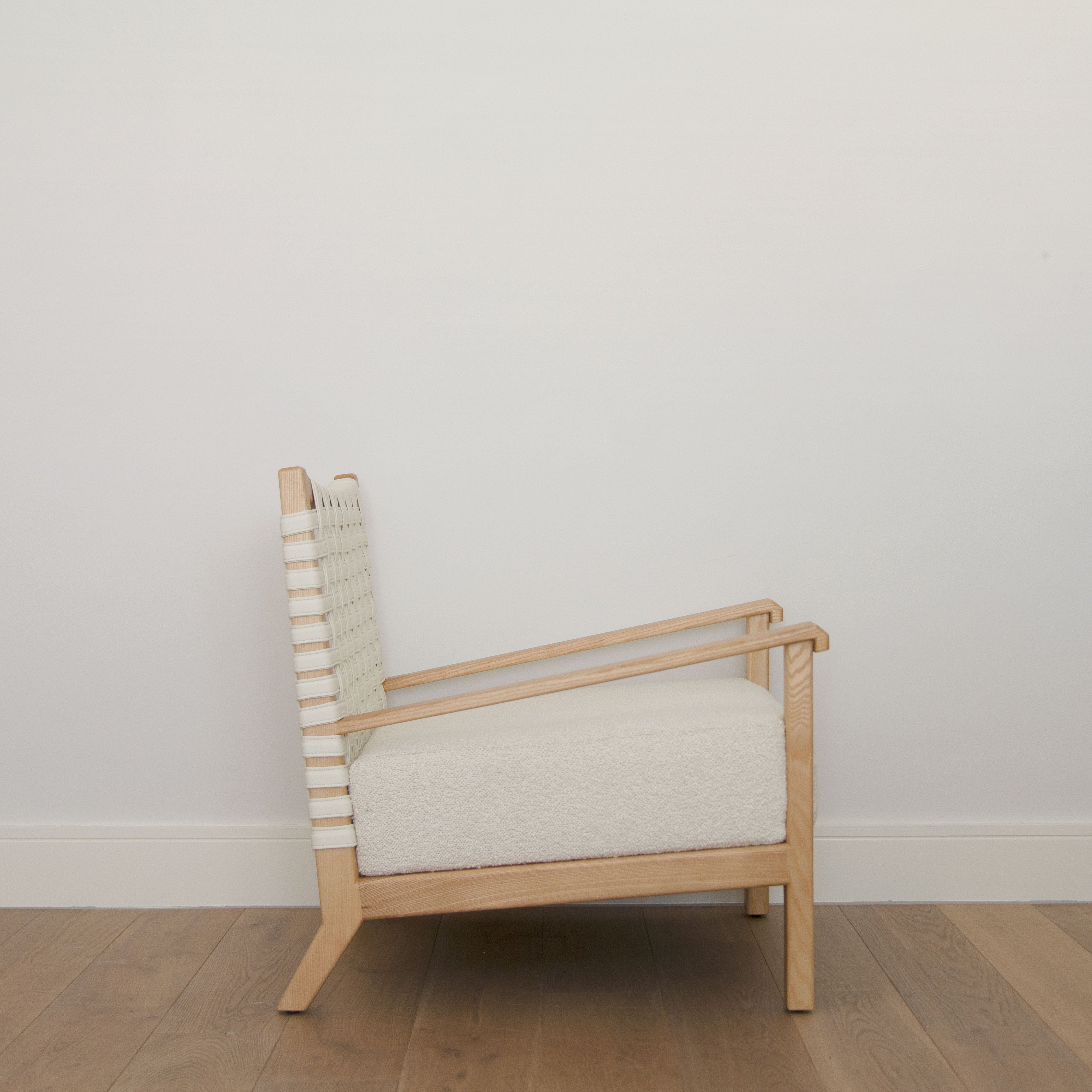 Side view of the Khayni Avon lounge chair