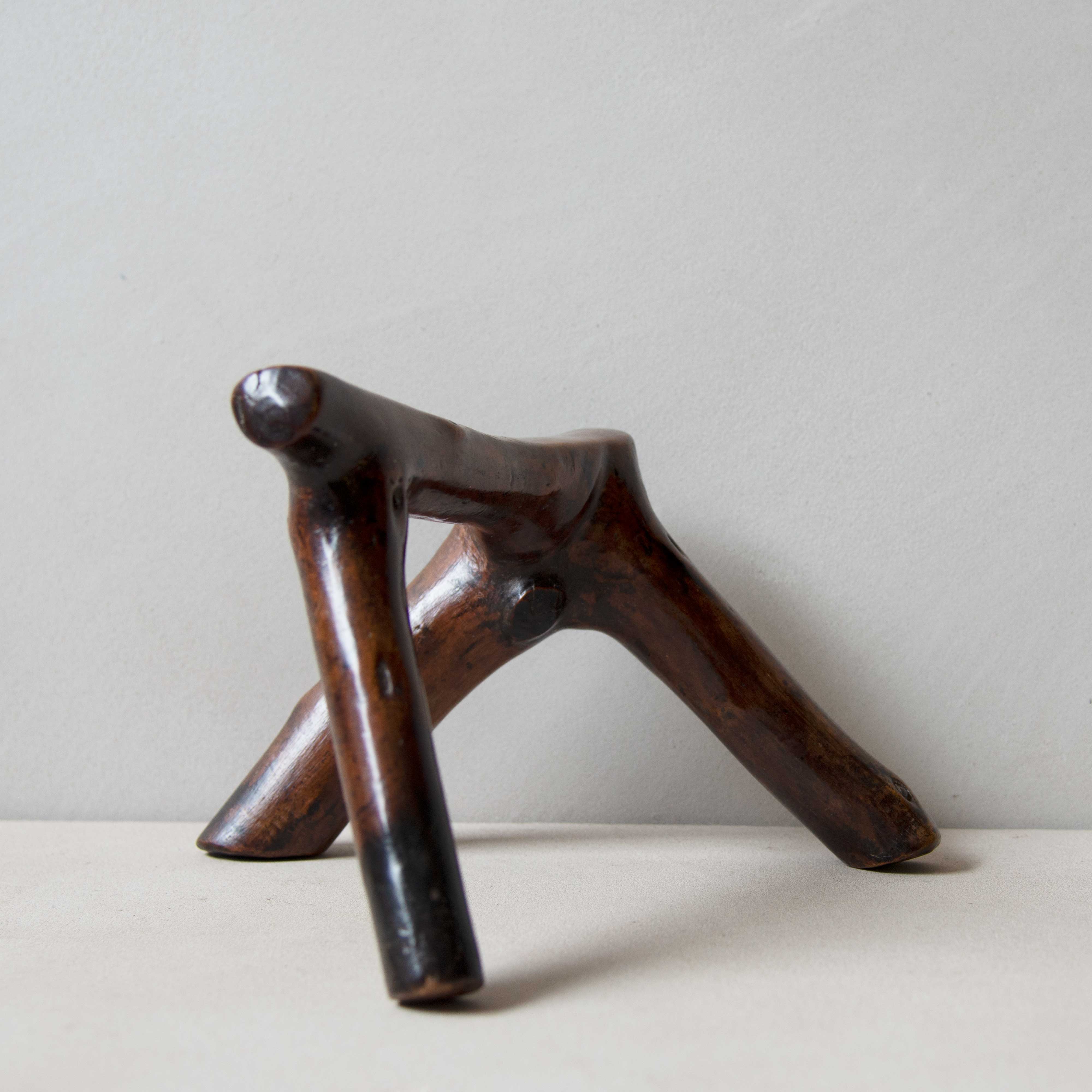 Dinka Headrest
