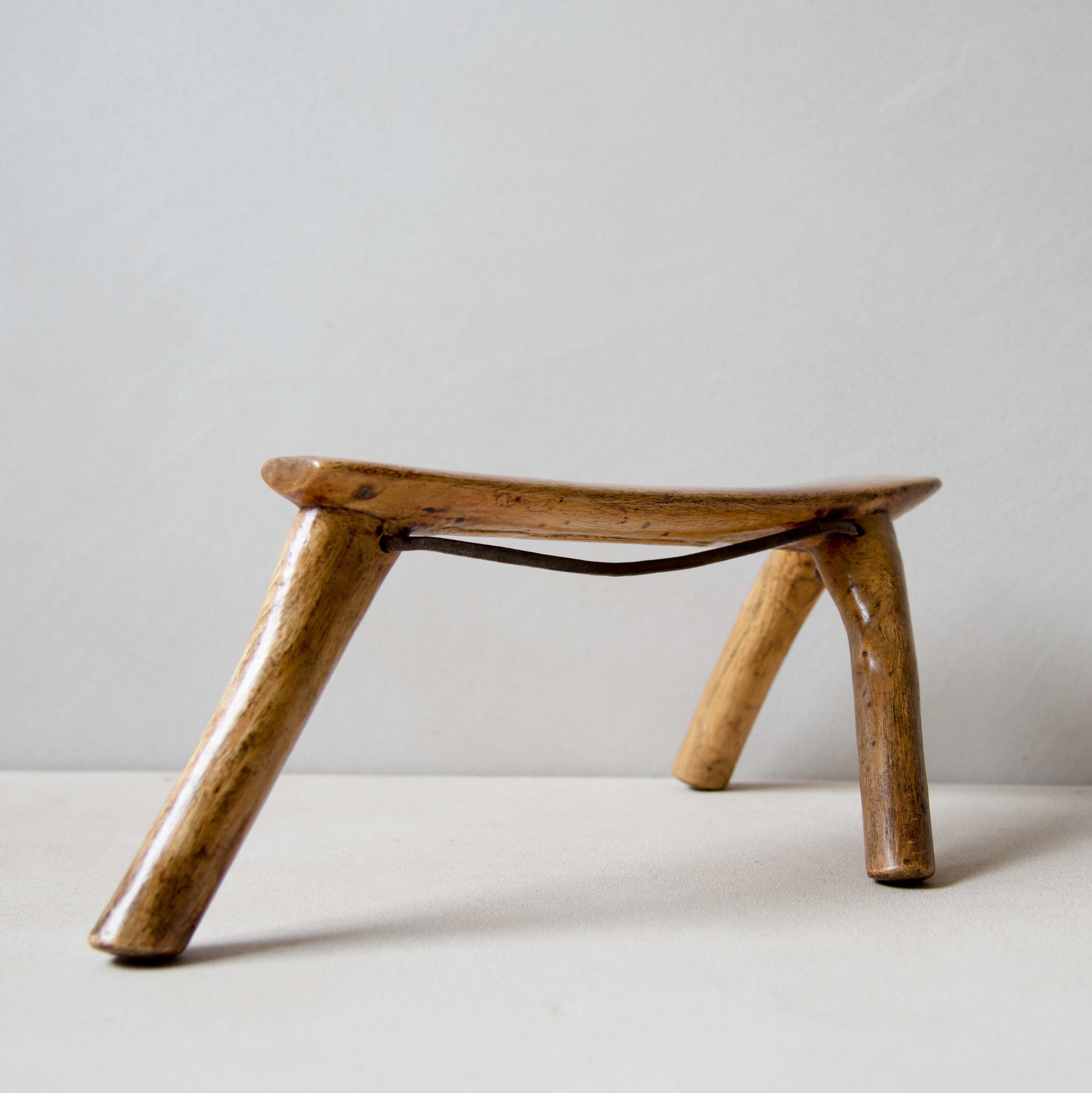 Dinka Headrest