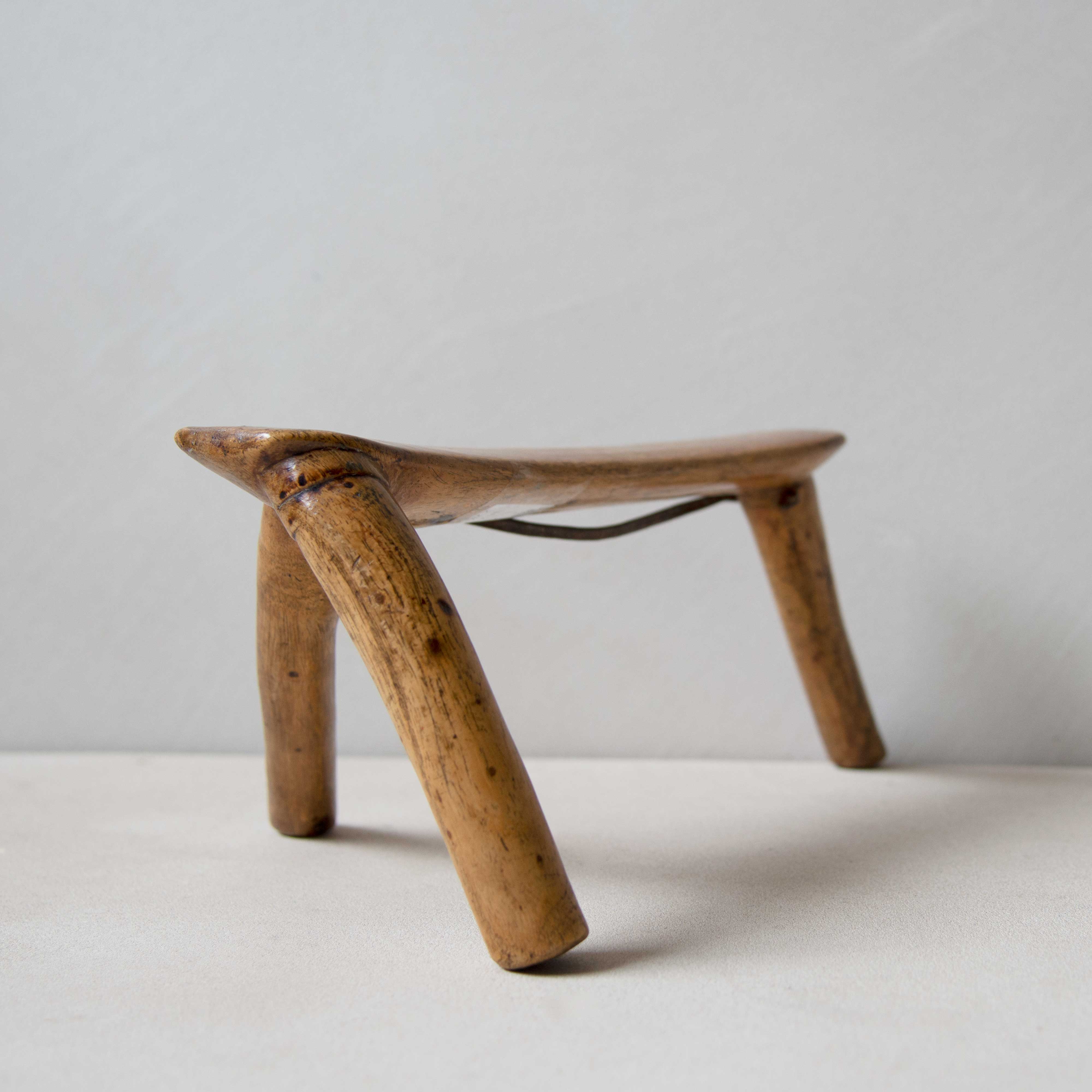 Dinka Headrest