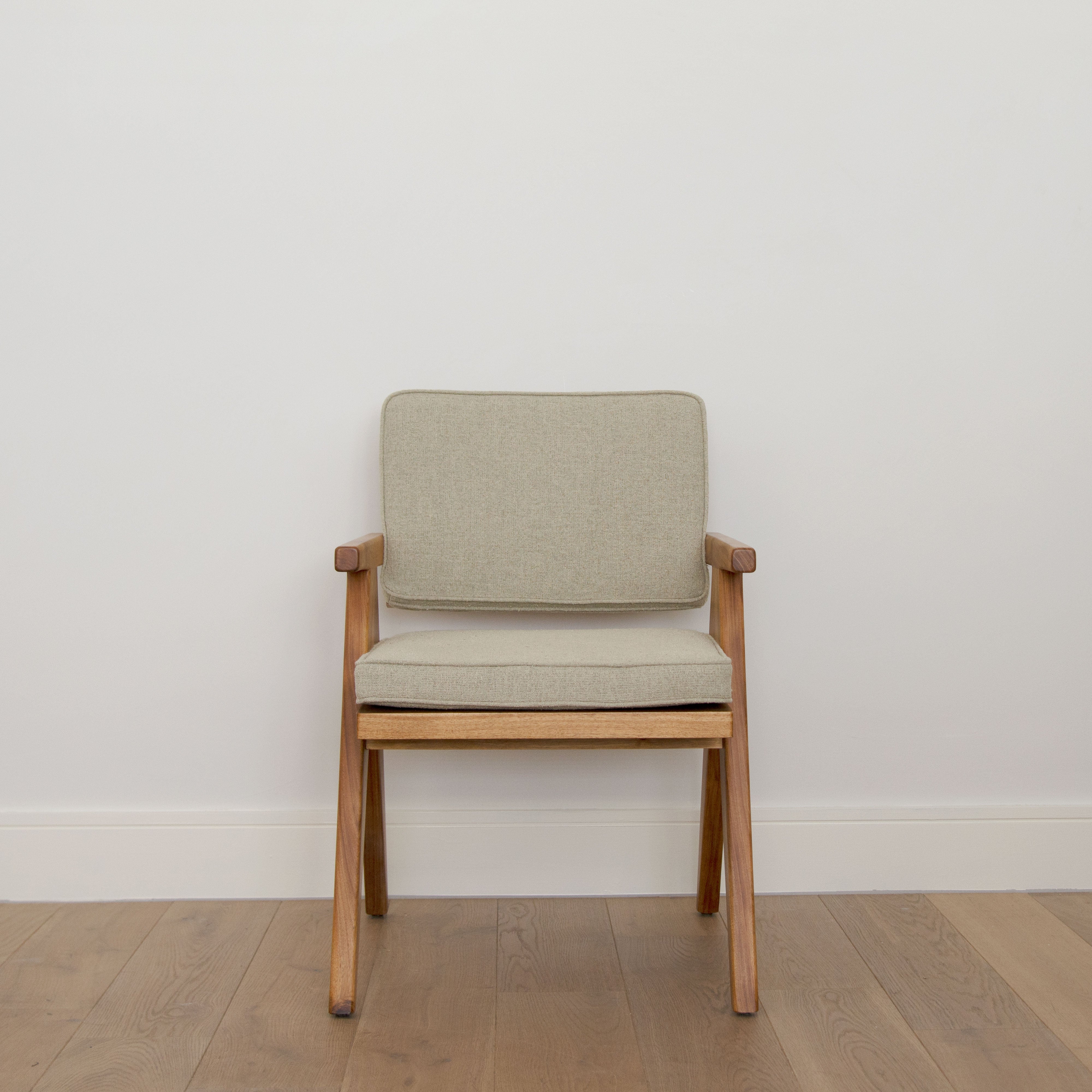 Front view of the Khayni Nelson dining chair