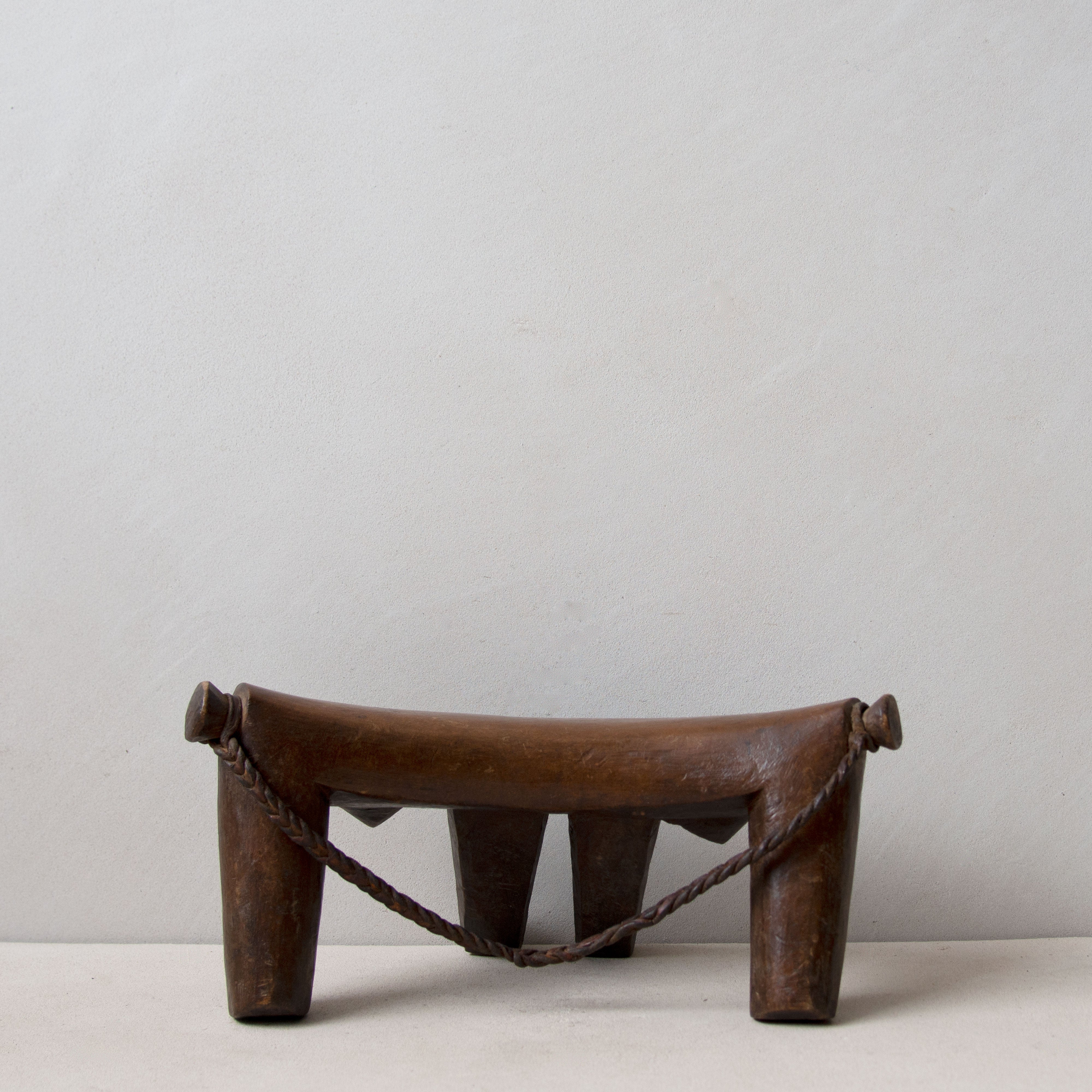 Dinka Headrest