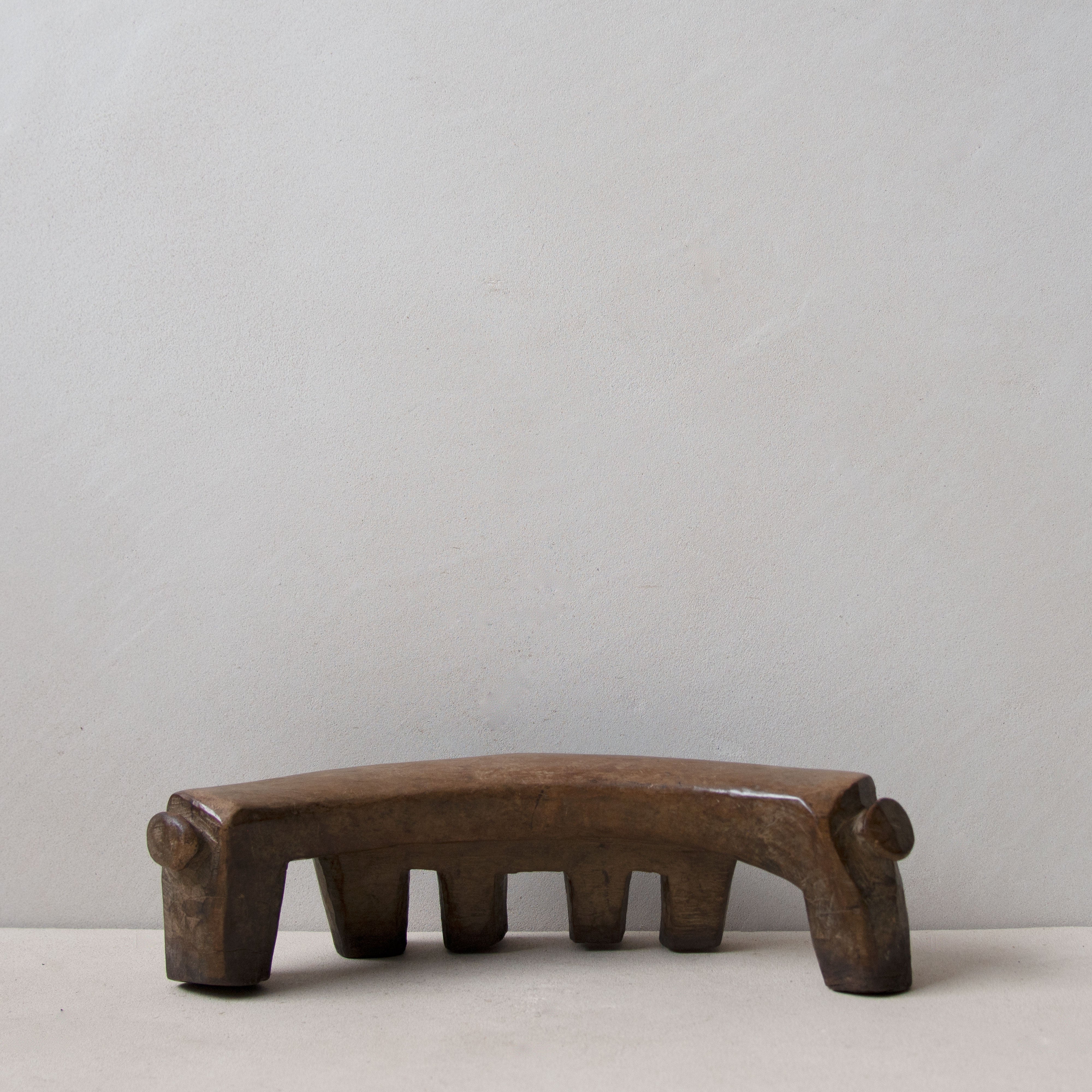 Dinka Headrest
