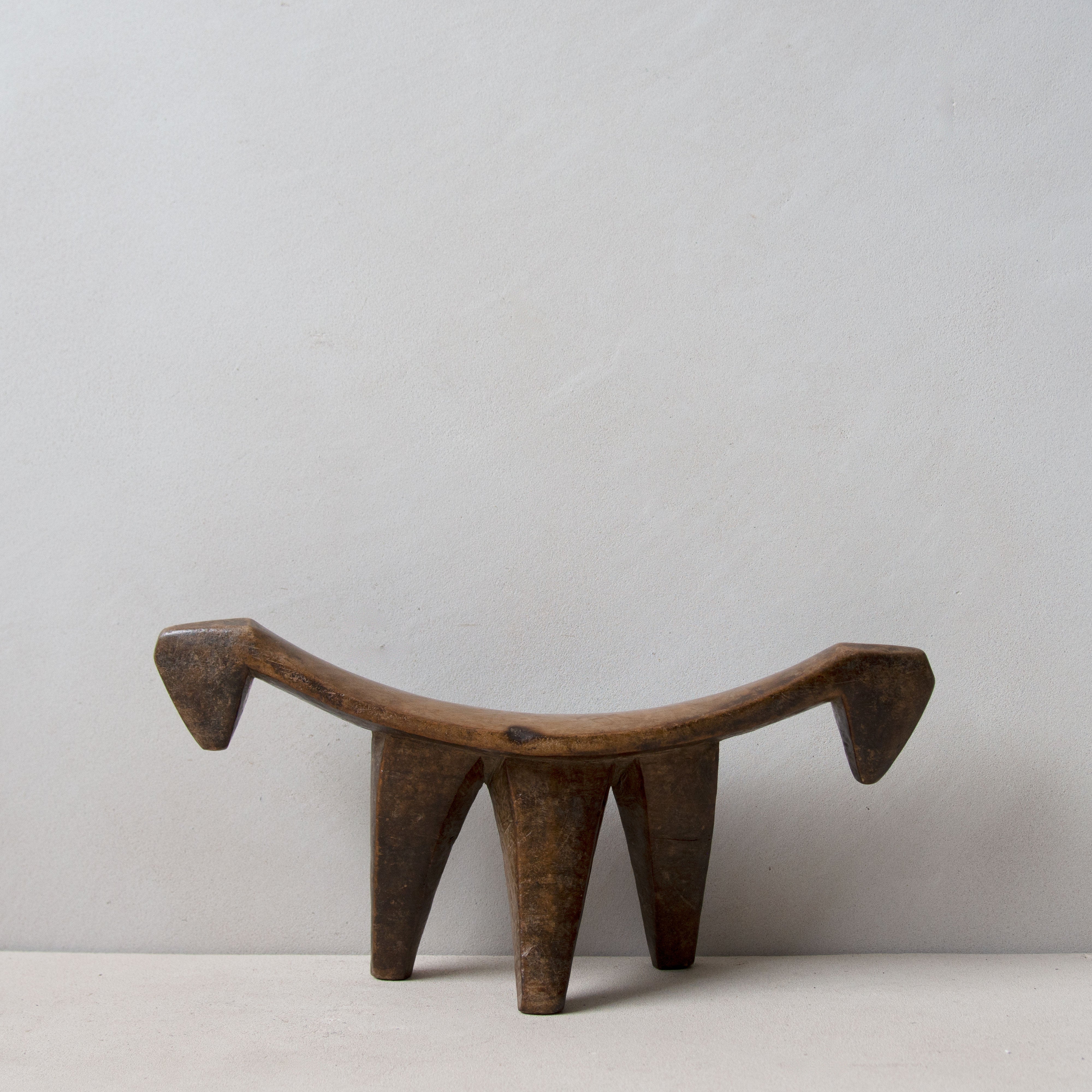 Dinka Headrest