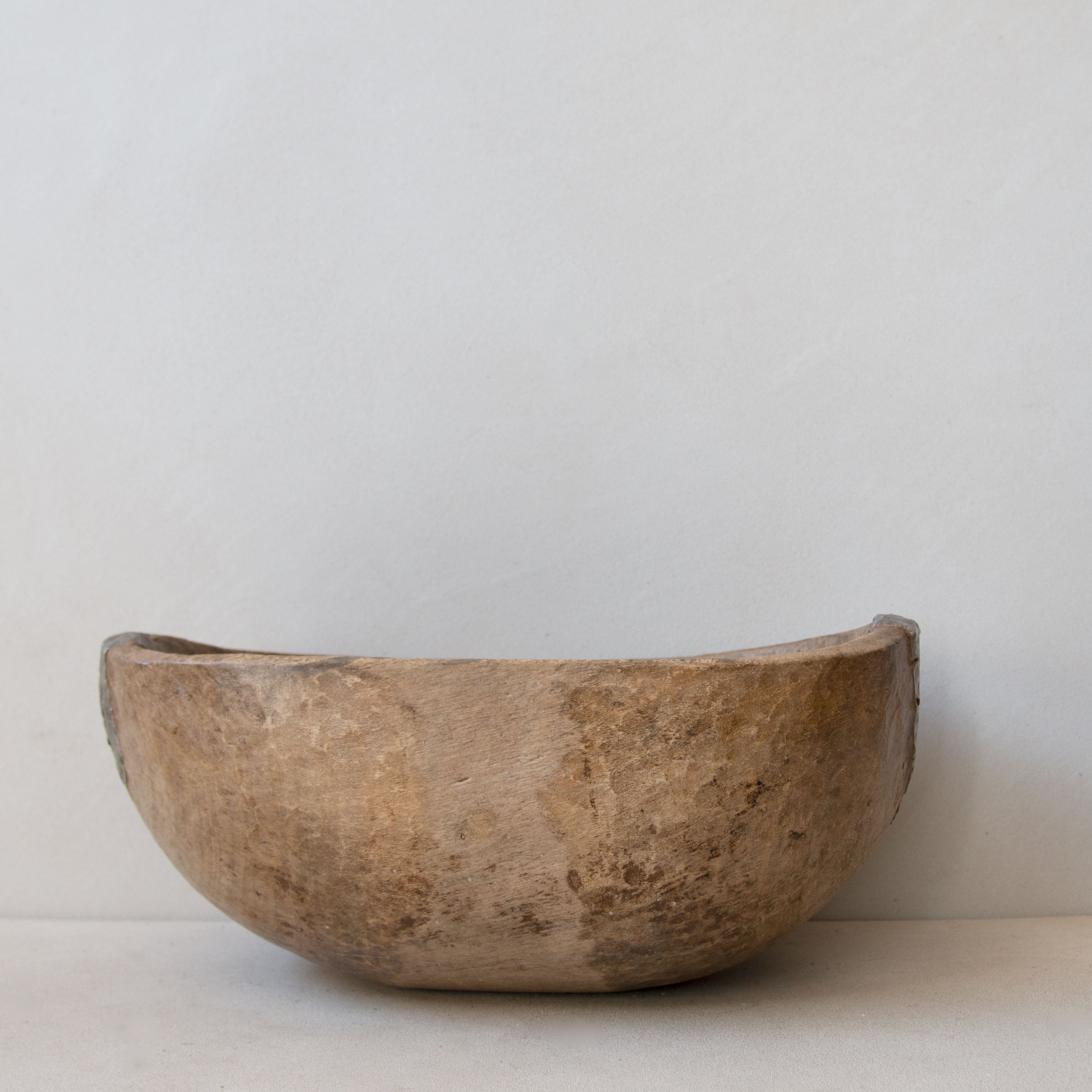 Hand-carved indigenous wood Turkana bowl No.51