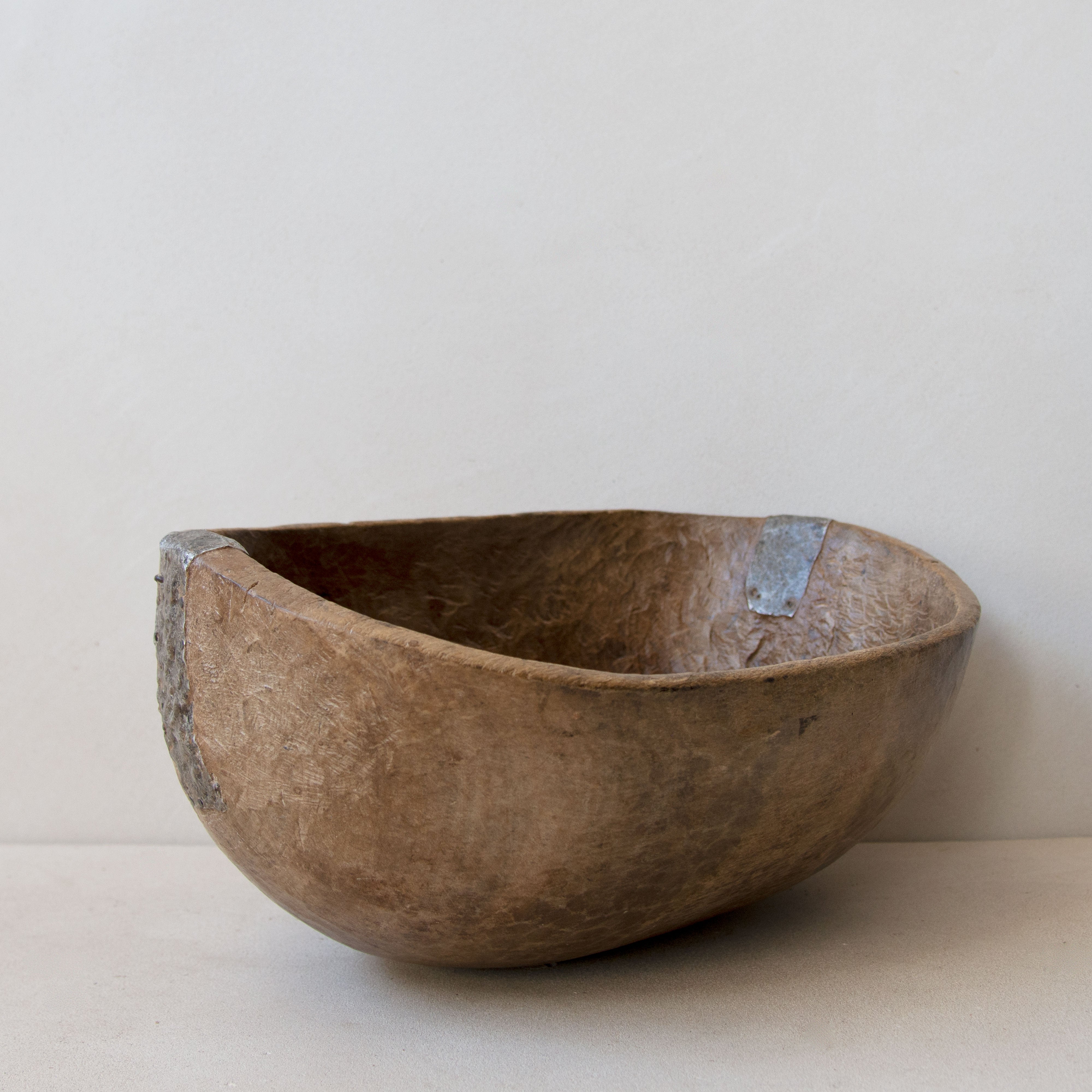 Hand-carved indigenous wood Turkana bowl No.51
