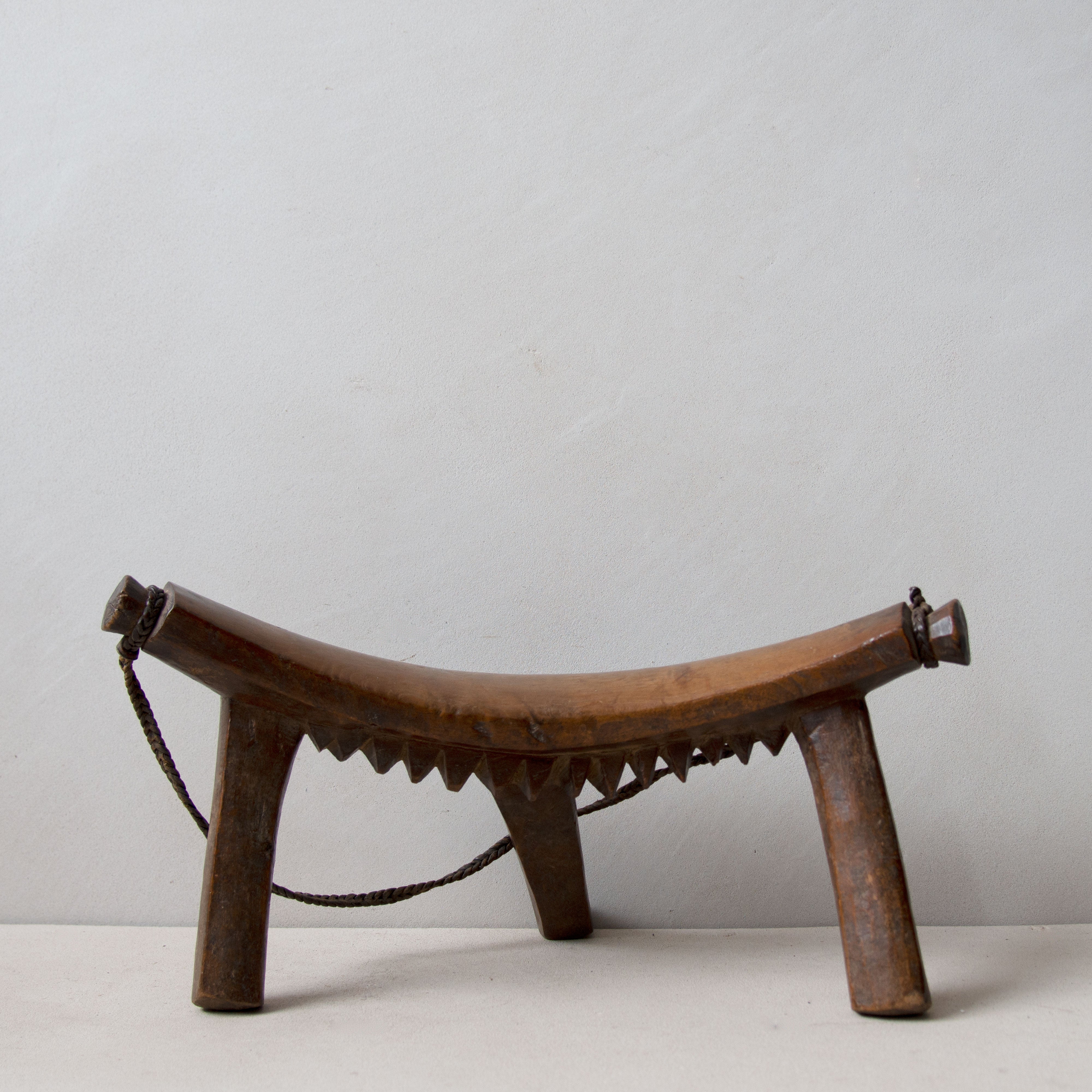 Dinka Headrest