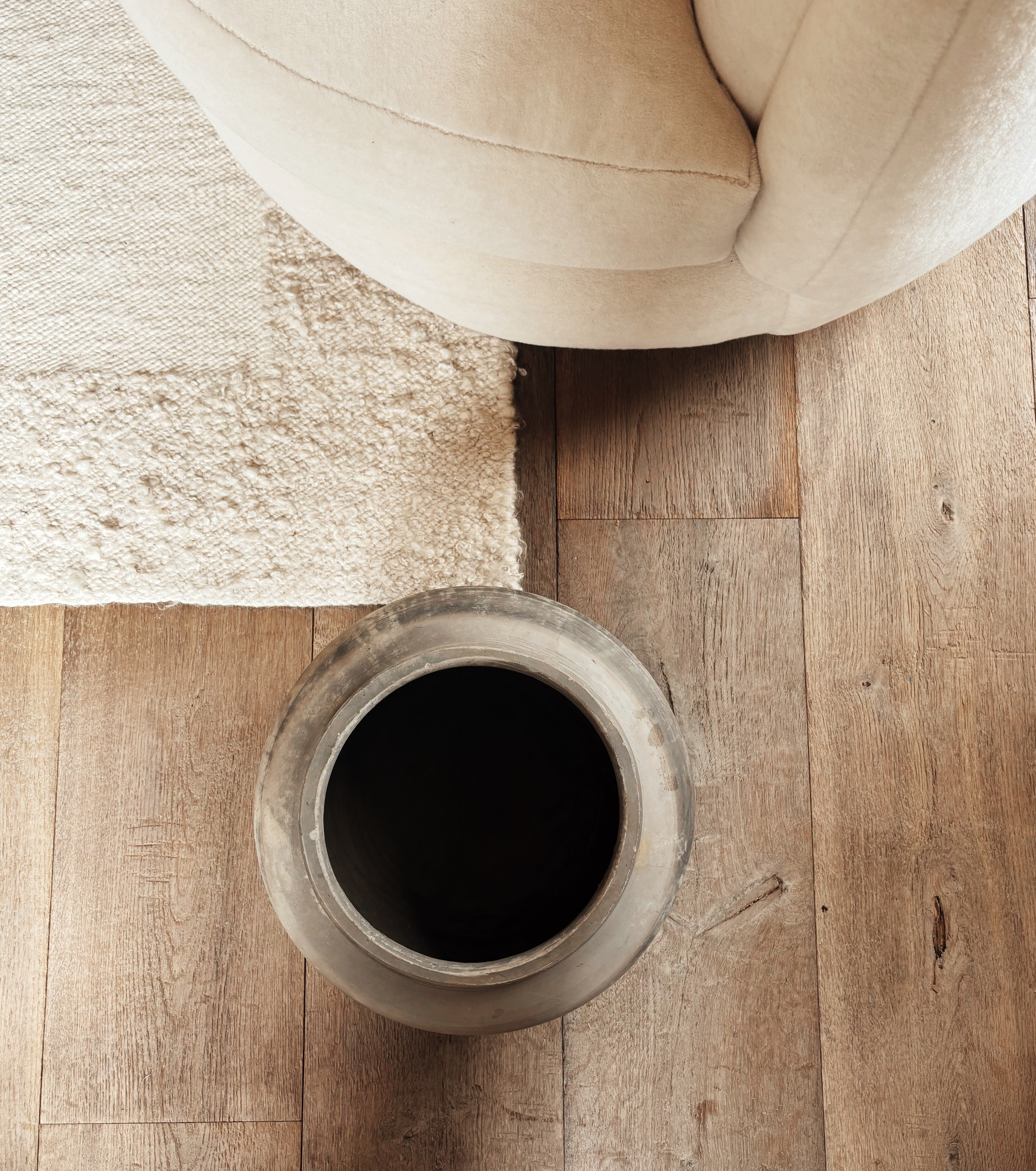 Grey Pot 09