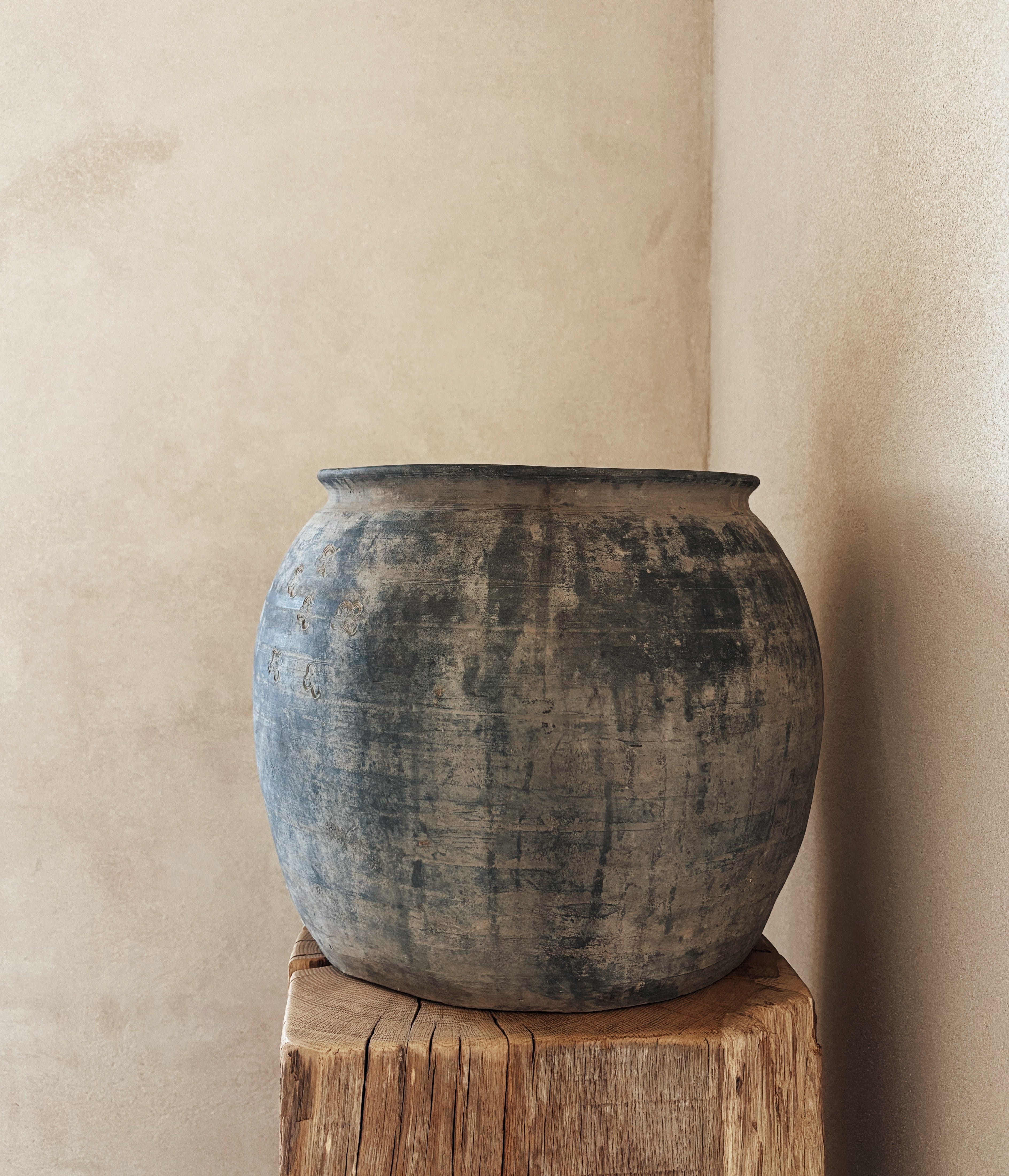 Grey Pot 10