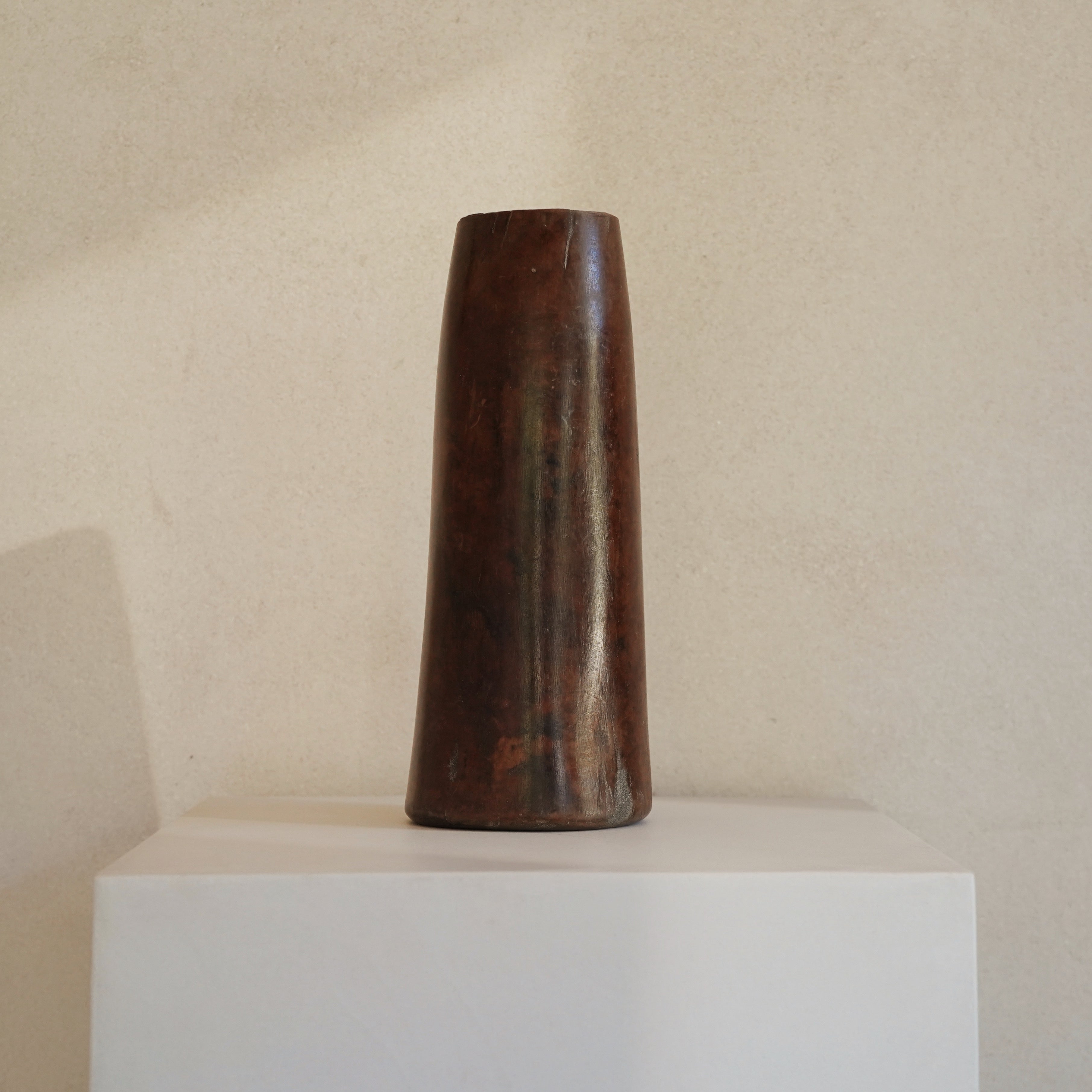 Tutsi Vessel 05