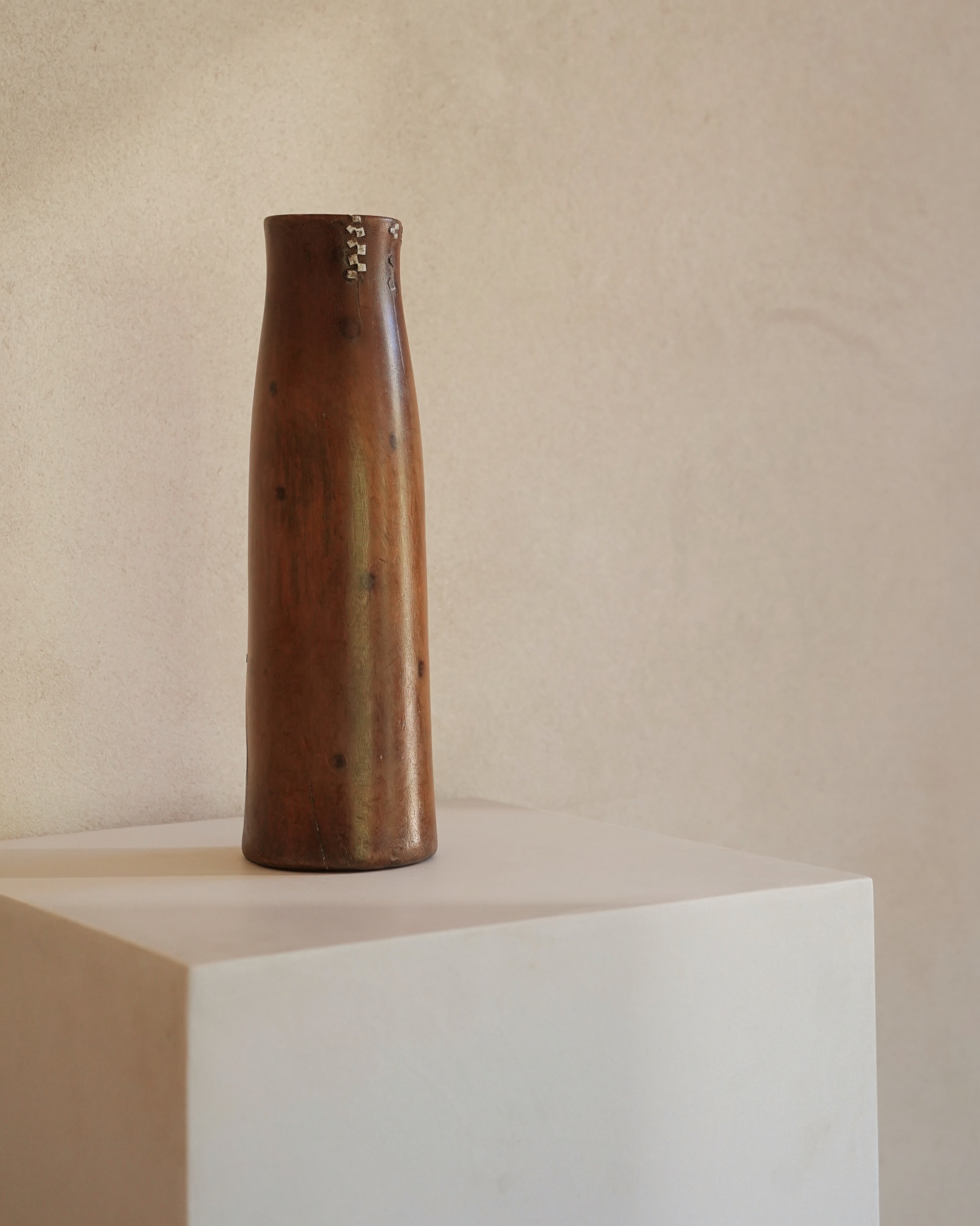 Tutsi Vessel 06