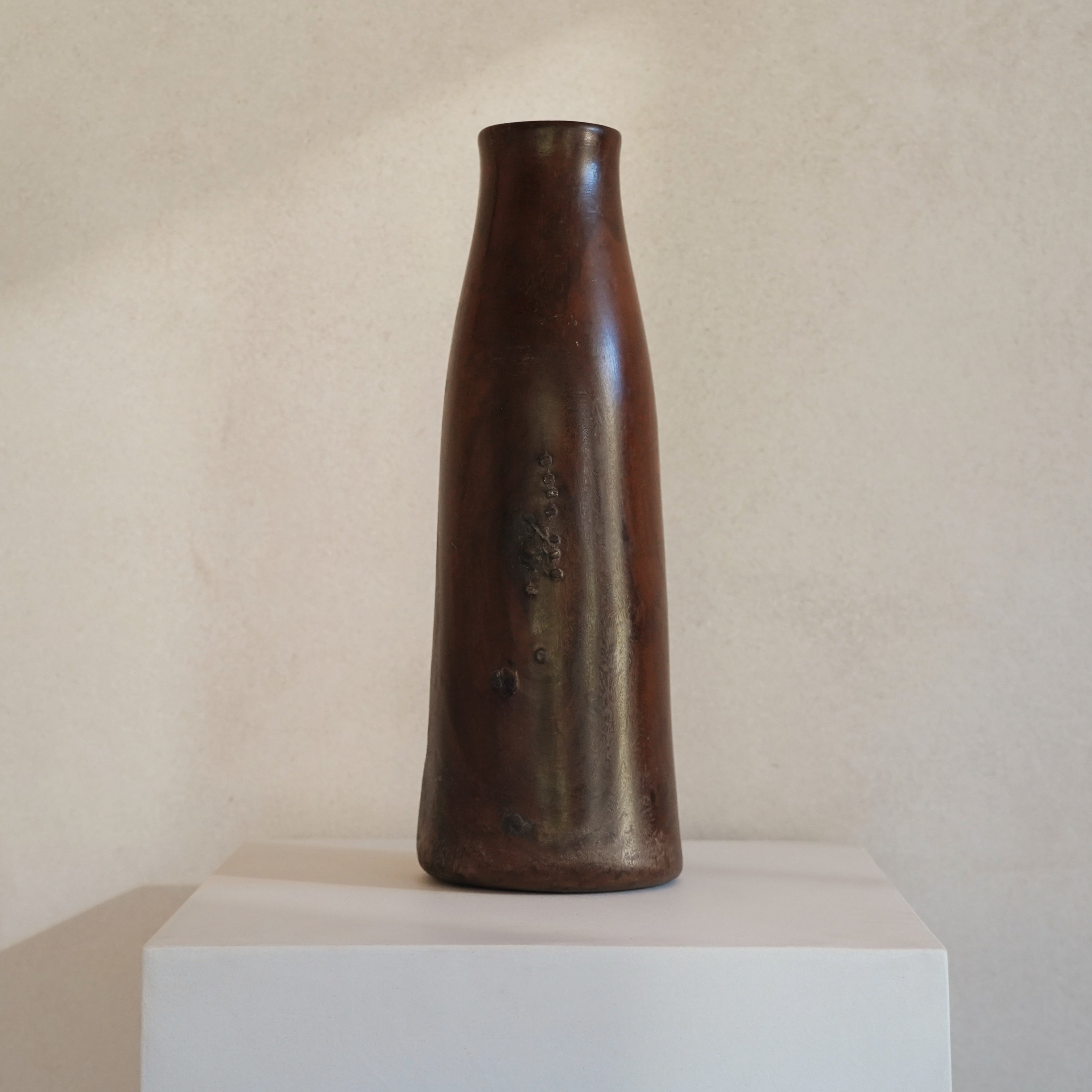 Tutsi Vessel 08