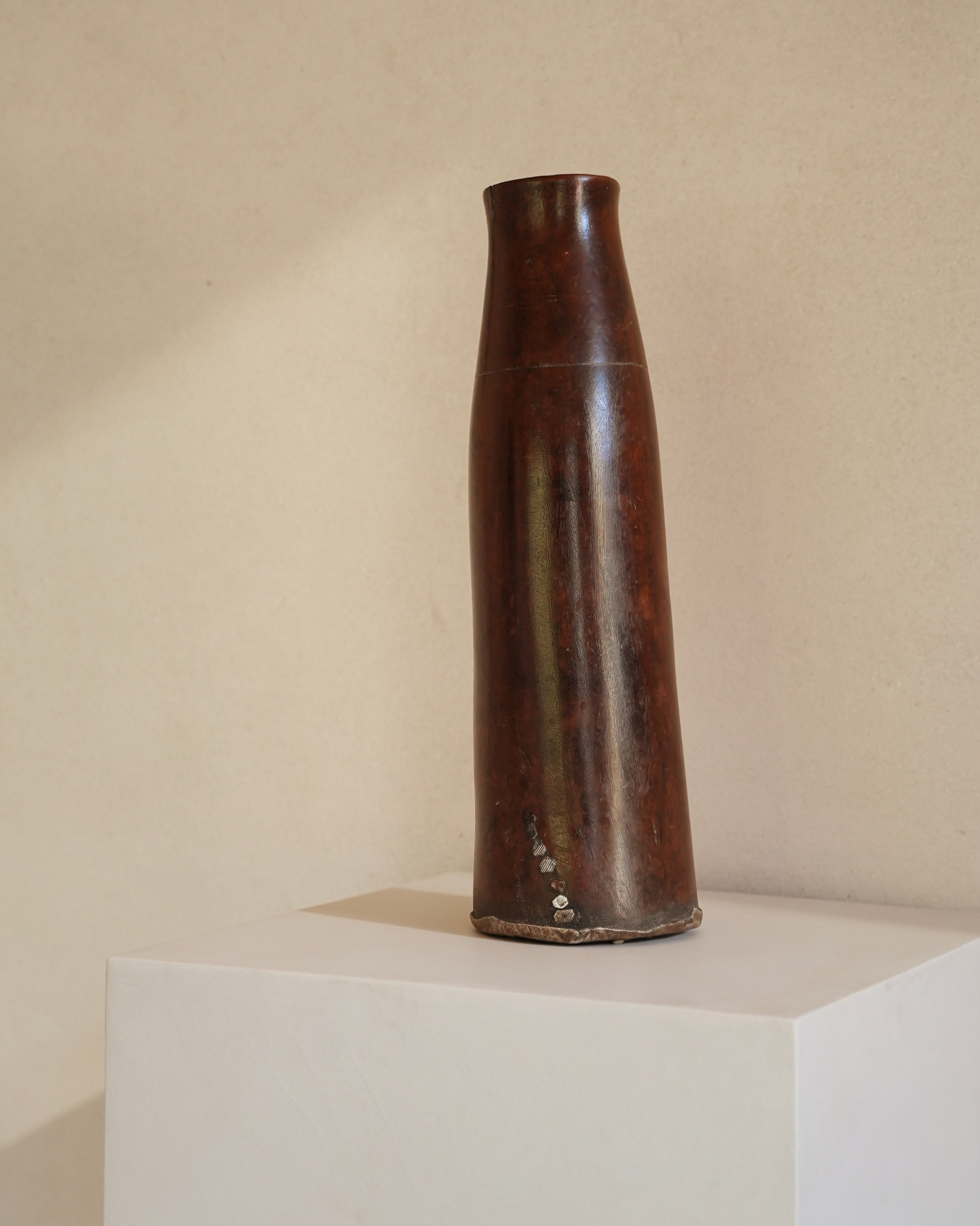Tutsi Vessel 09