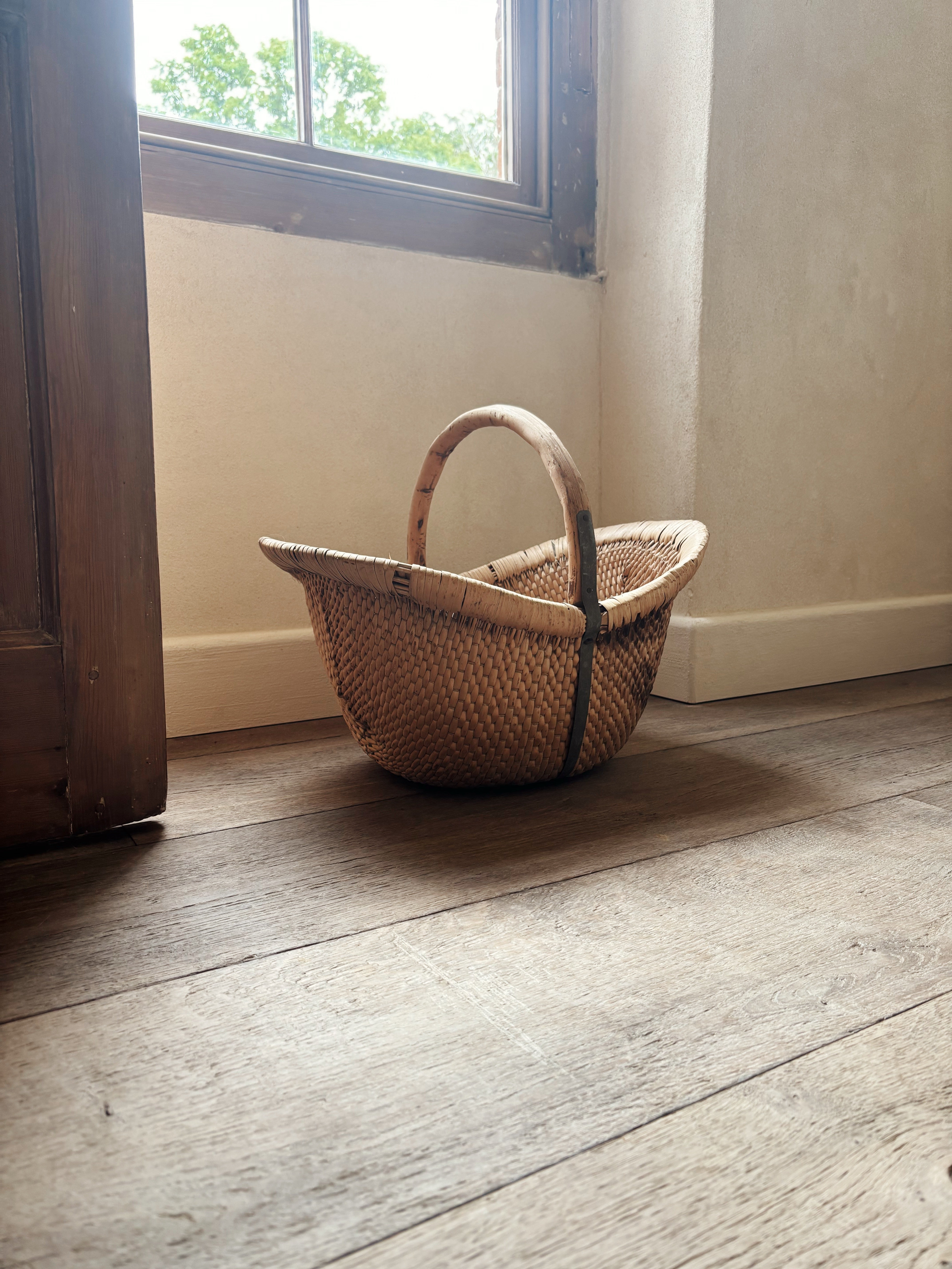 Rustic Basket 02