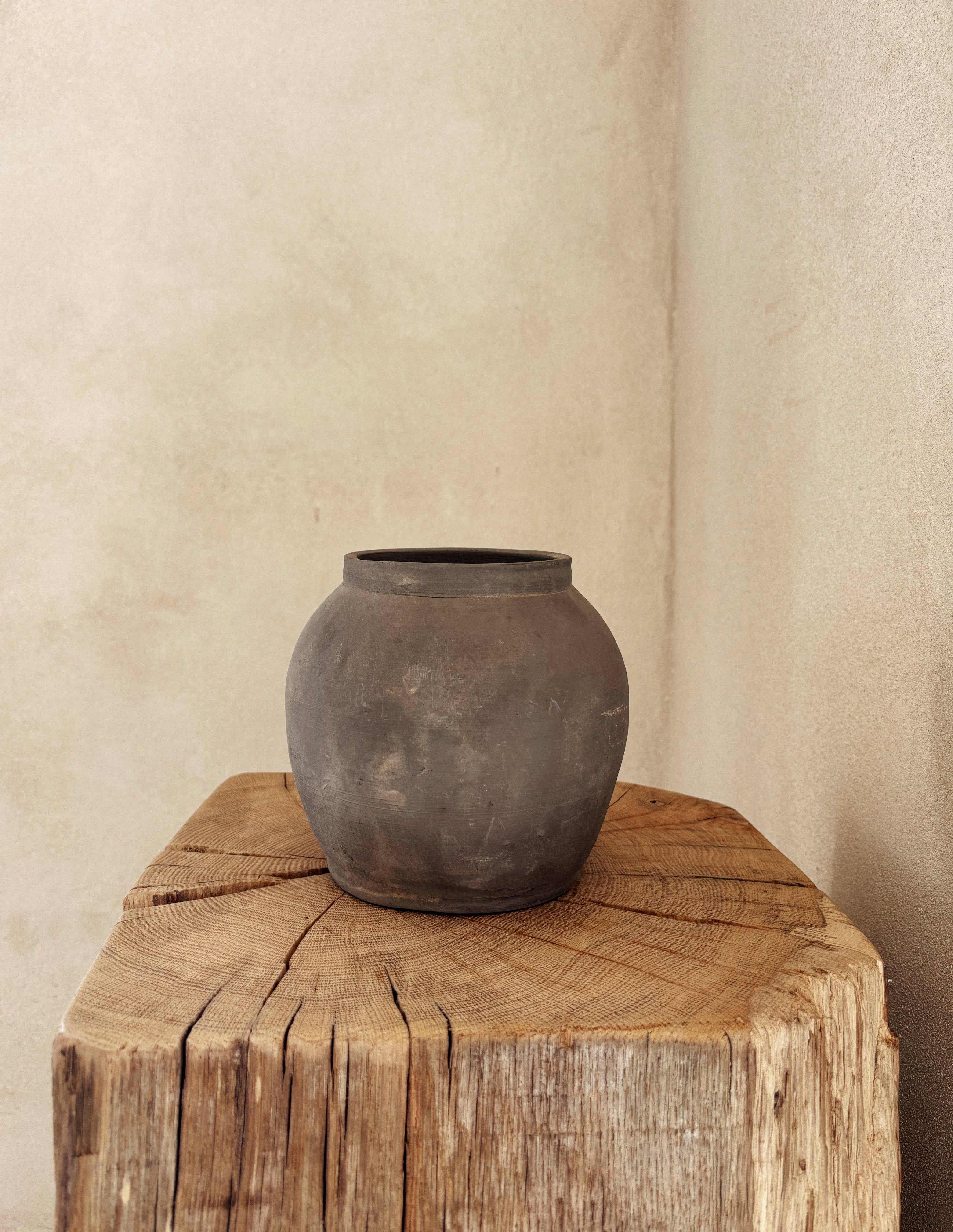 Grey Pot