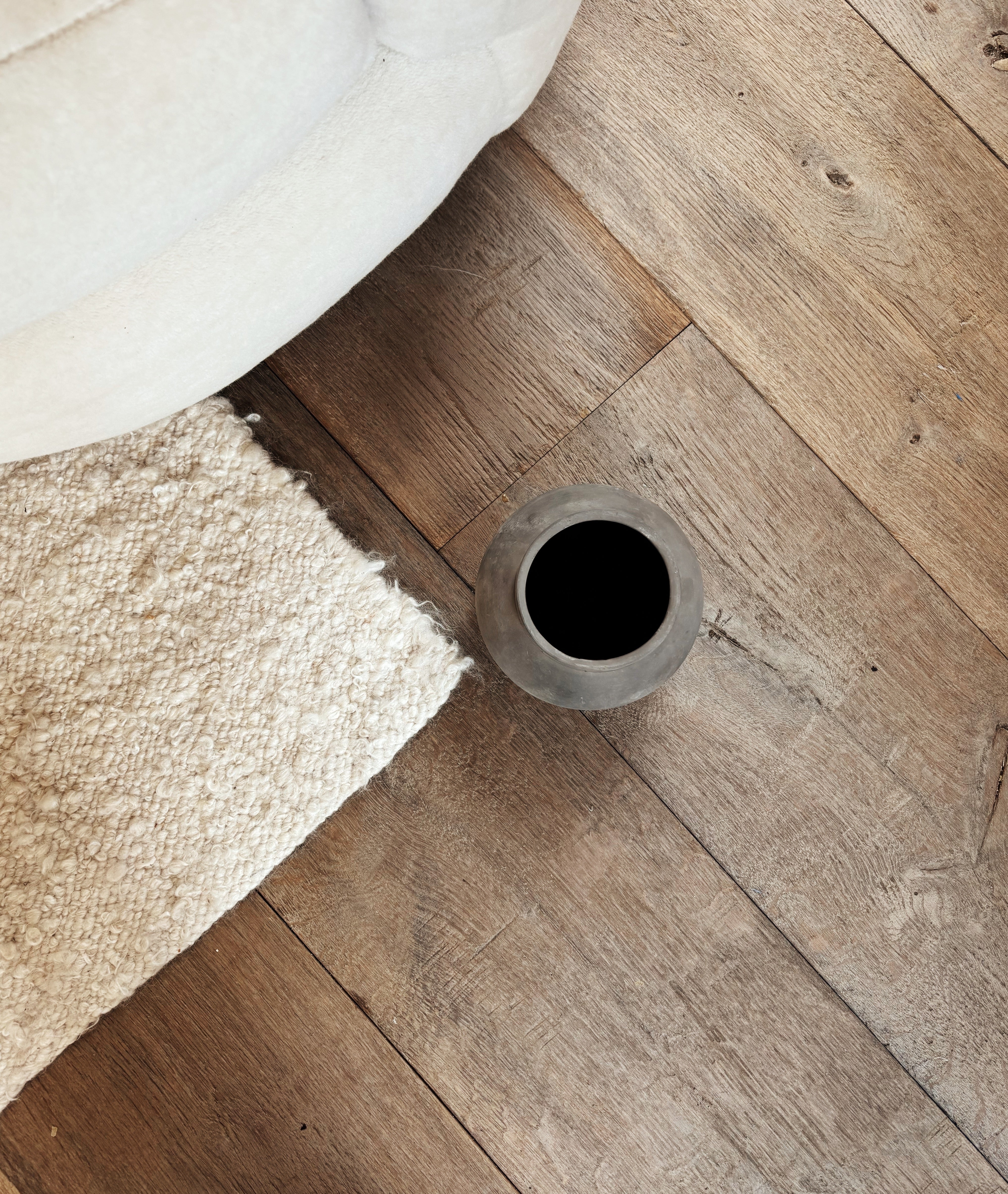 Grey Pot 02