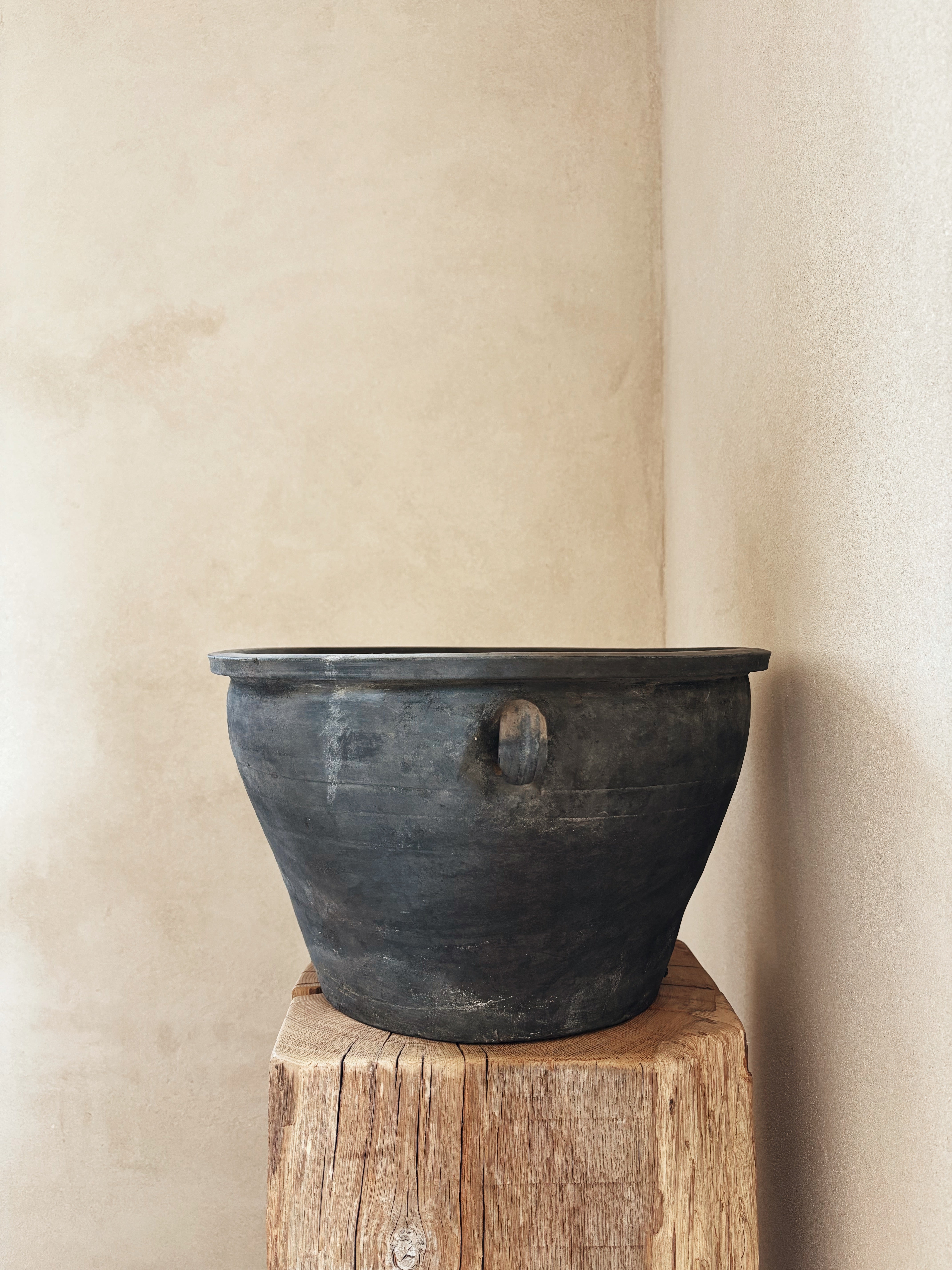 Grey Pot