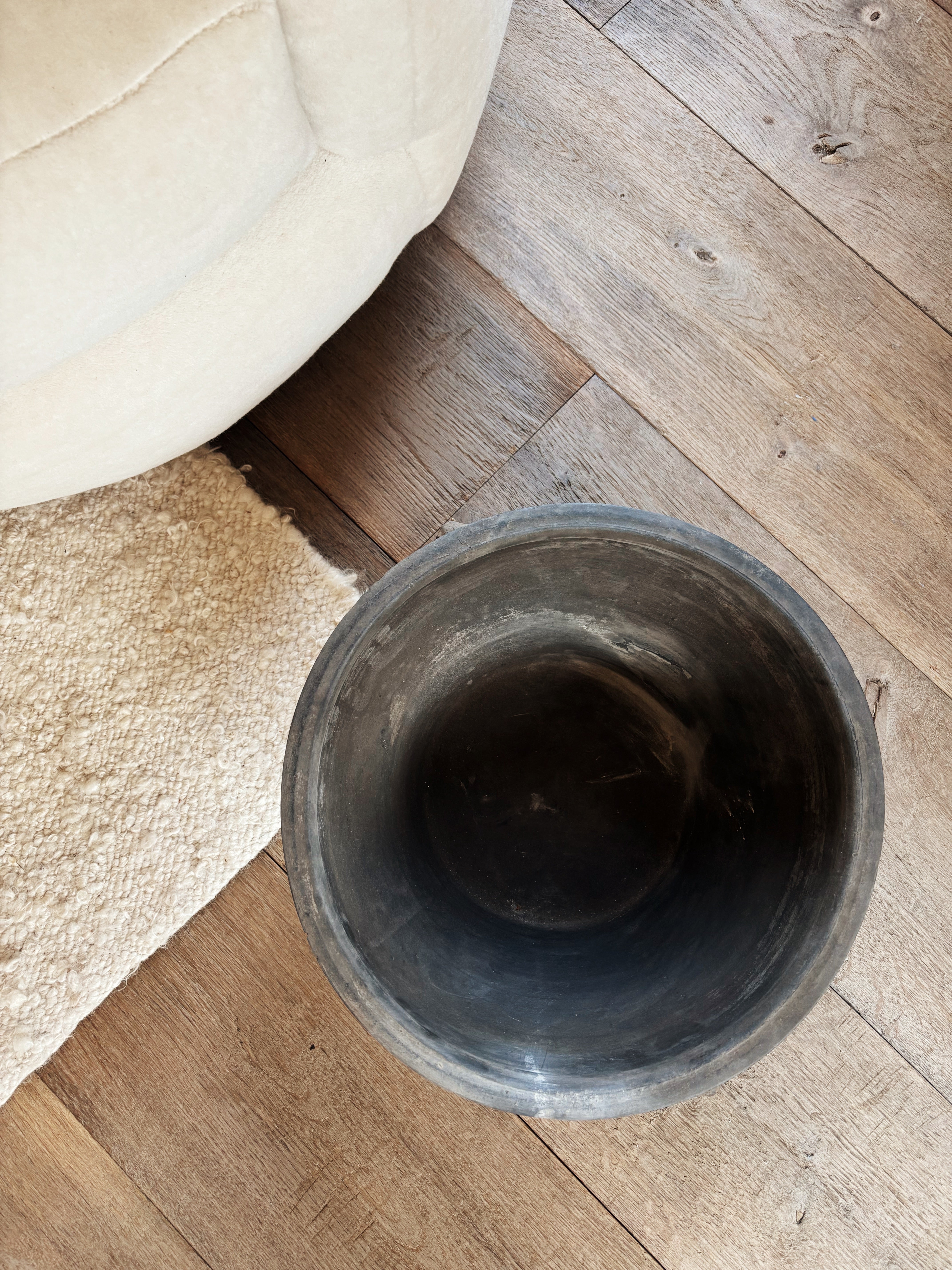 Grey Pot 14