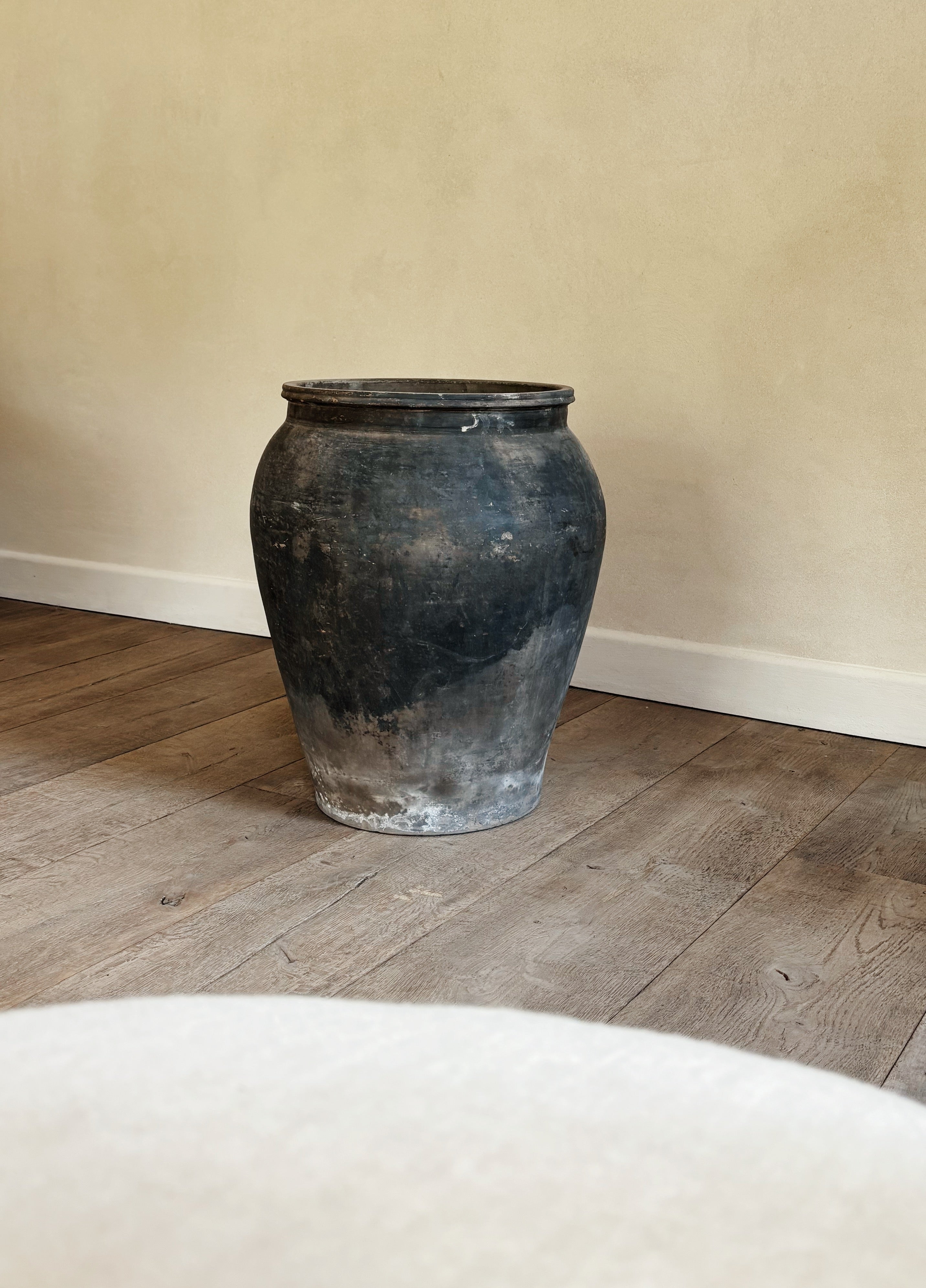 Grey Pot 15