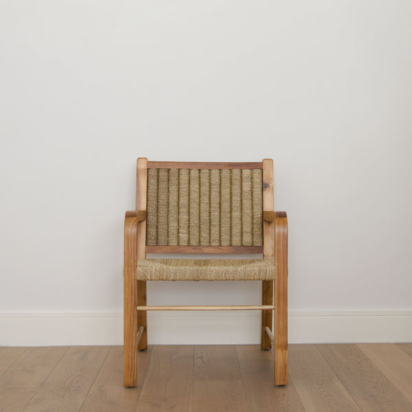 Front view of the Khayni Bray dining chair