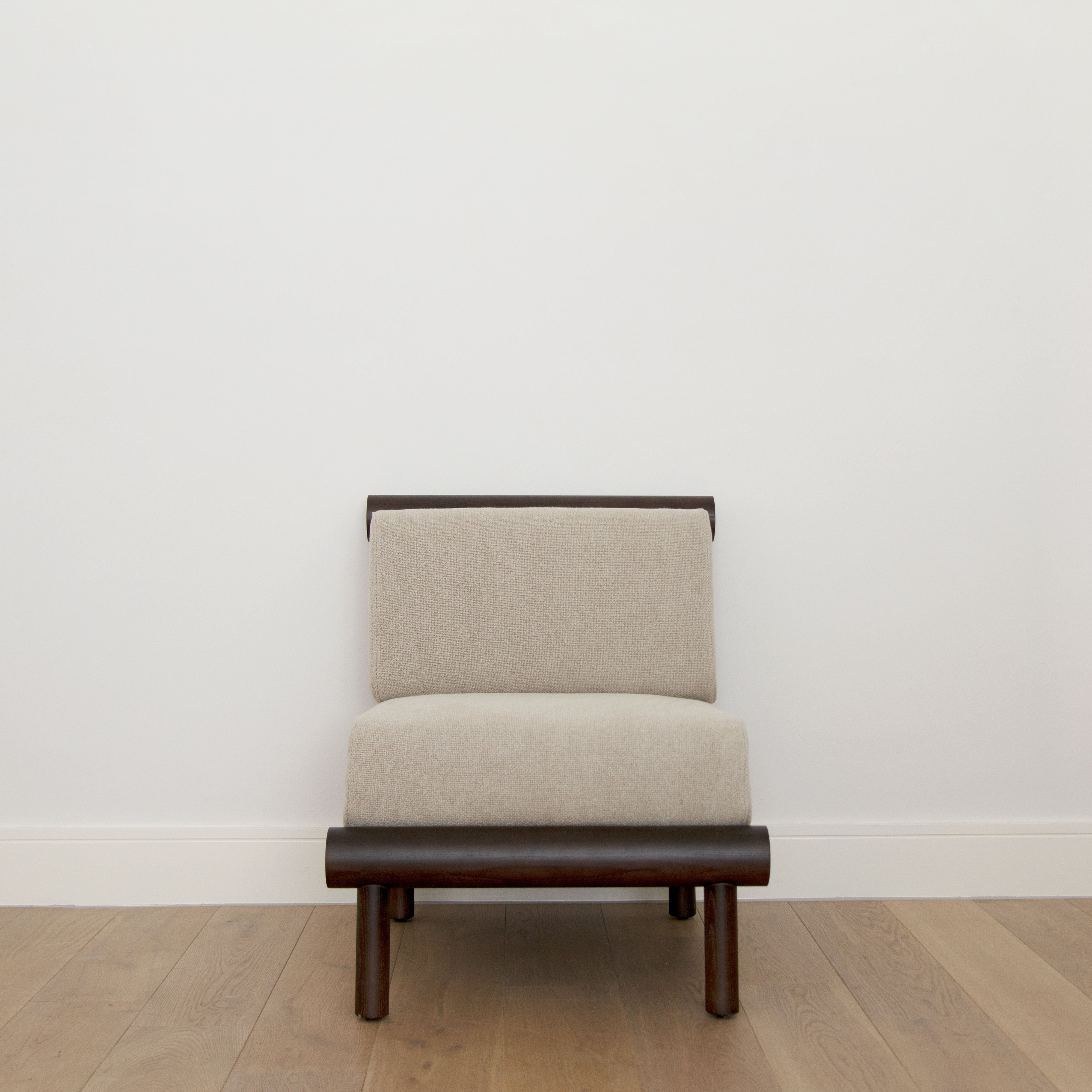 Front view of the Khayni Oren in Soft Clay lounge chair