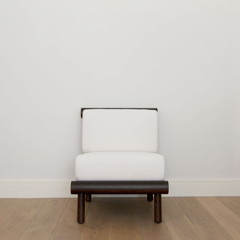 Front view of the Khayni Oren in White lounge chair 