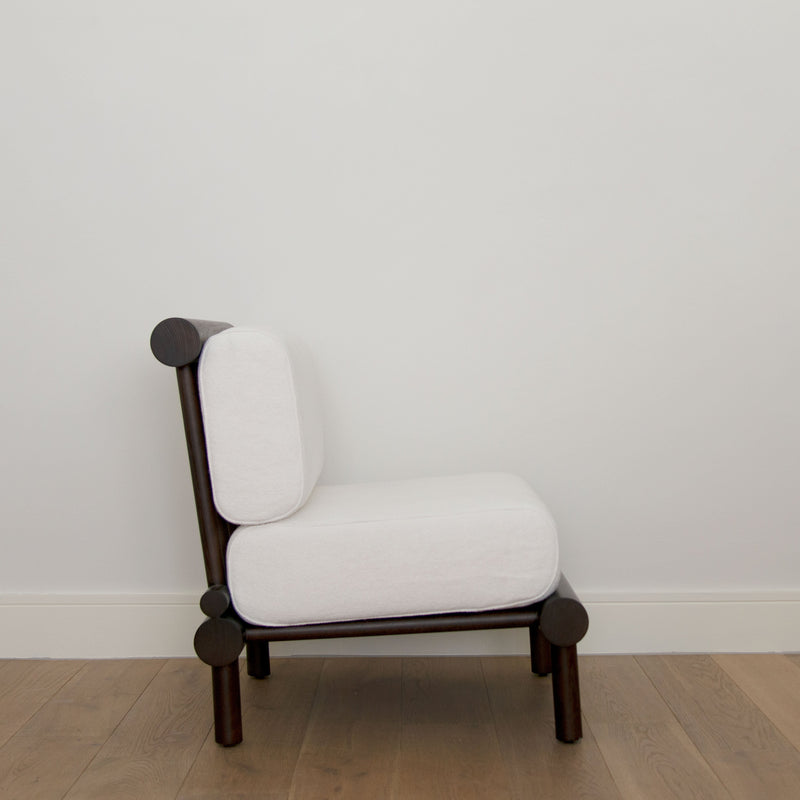 Side view of the Khayni Oren in White lounge chair 