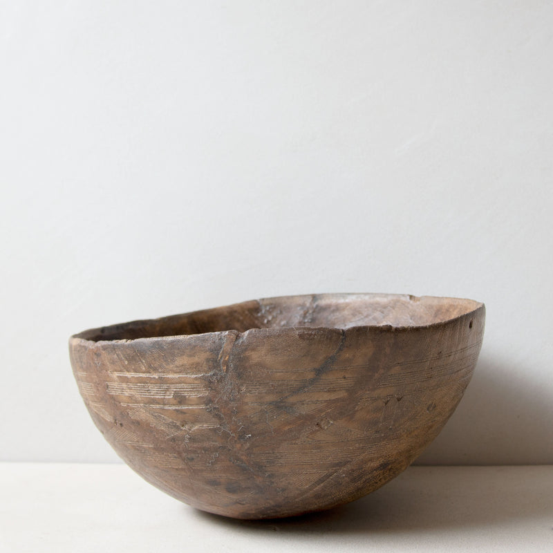 Hand-carved Tuareg bowl No.18