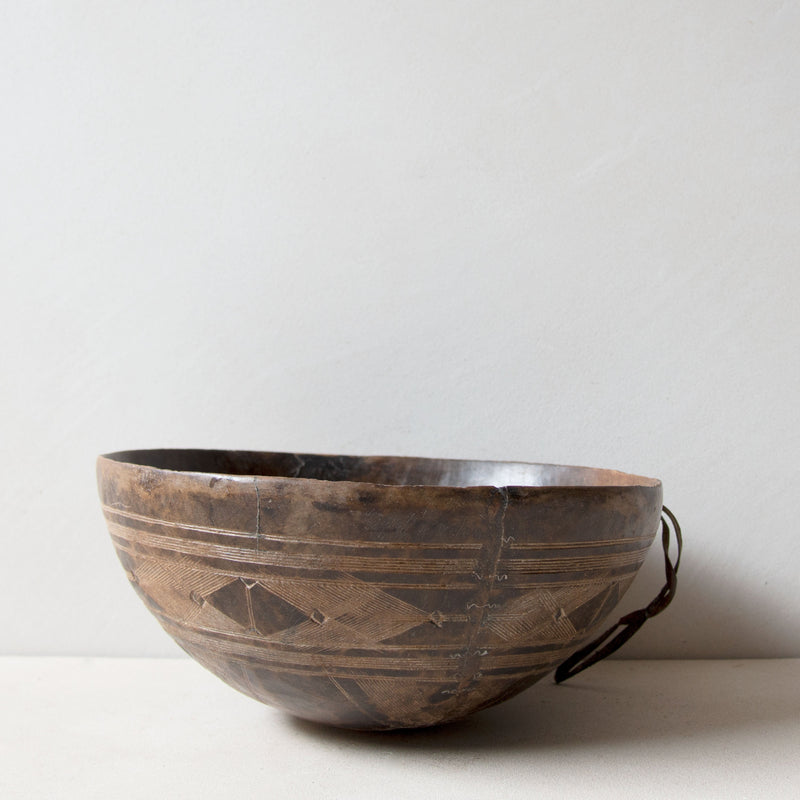 Hand-carved Tuareg bowl No.20