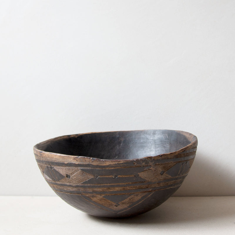 Hand-carved Tuareg bowl No.21