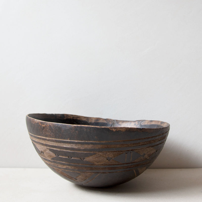Hand-carved Tuareg bowl No.21