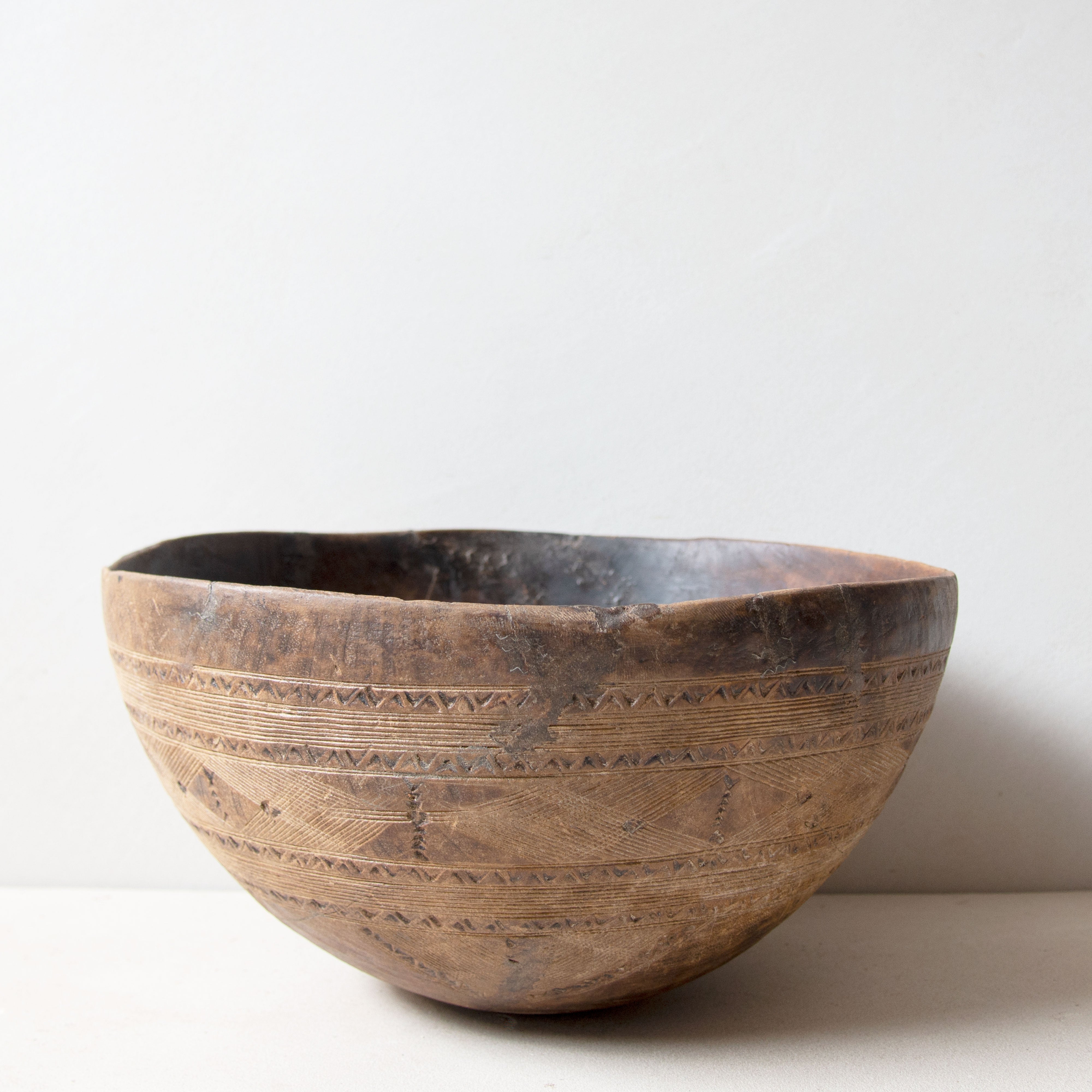 Hand-carved Tuareg bowl No.22