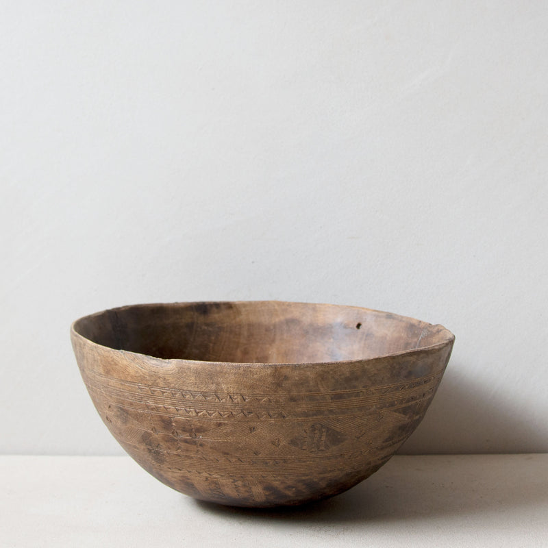Hand-carved Tuareg bowl No.9