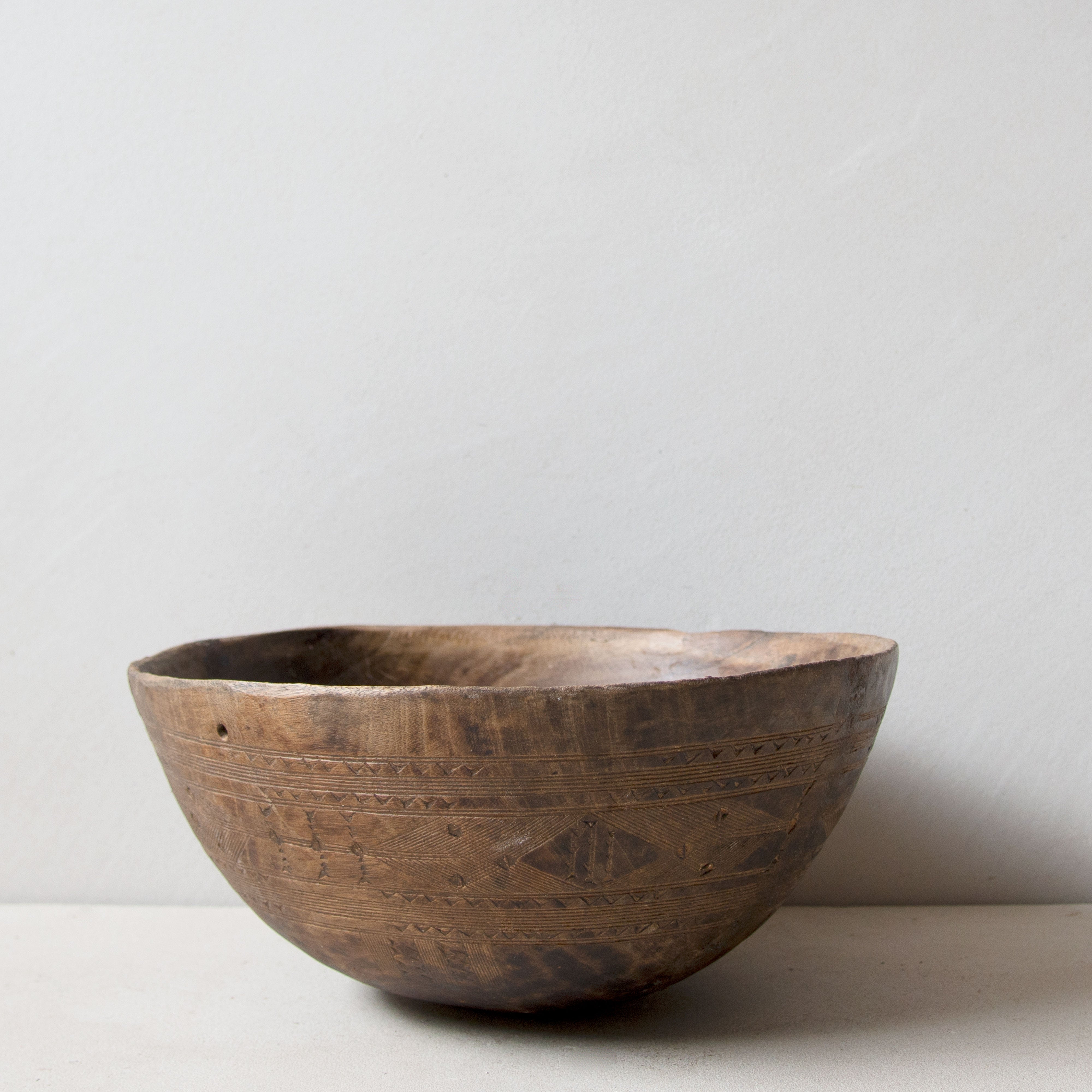 Hand-carved Tuareg bowl No.9
