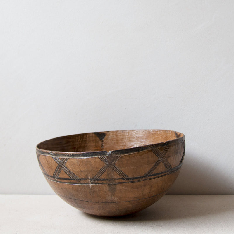 Hand-carved Tuareg bowl No.3