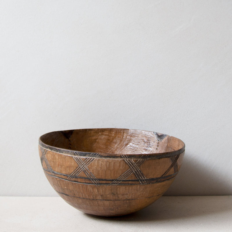 Hand-carved Tuareg bowl No.3
