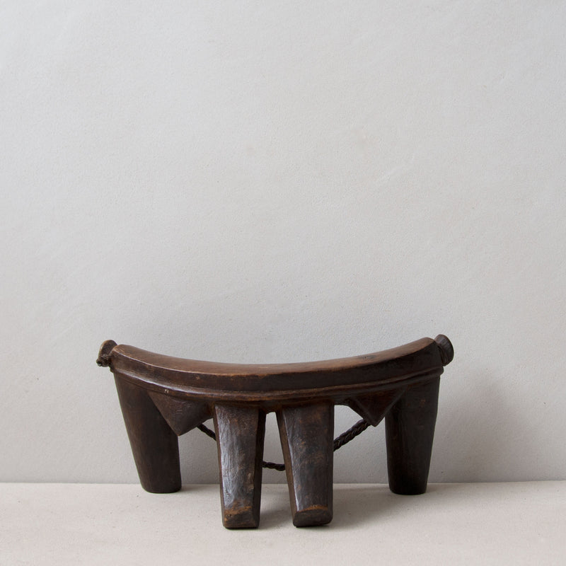 Dinka Headrest
