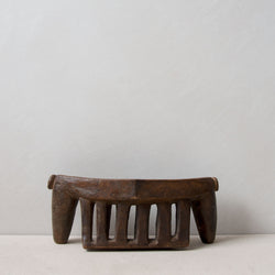 Dinka Headrest