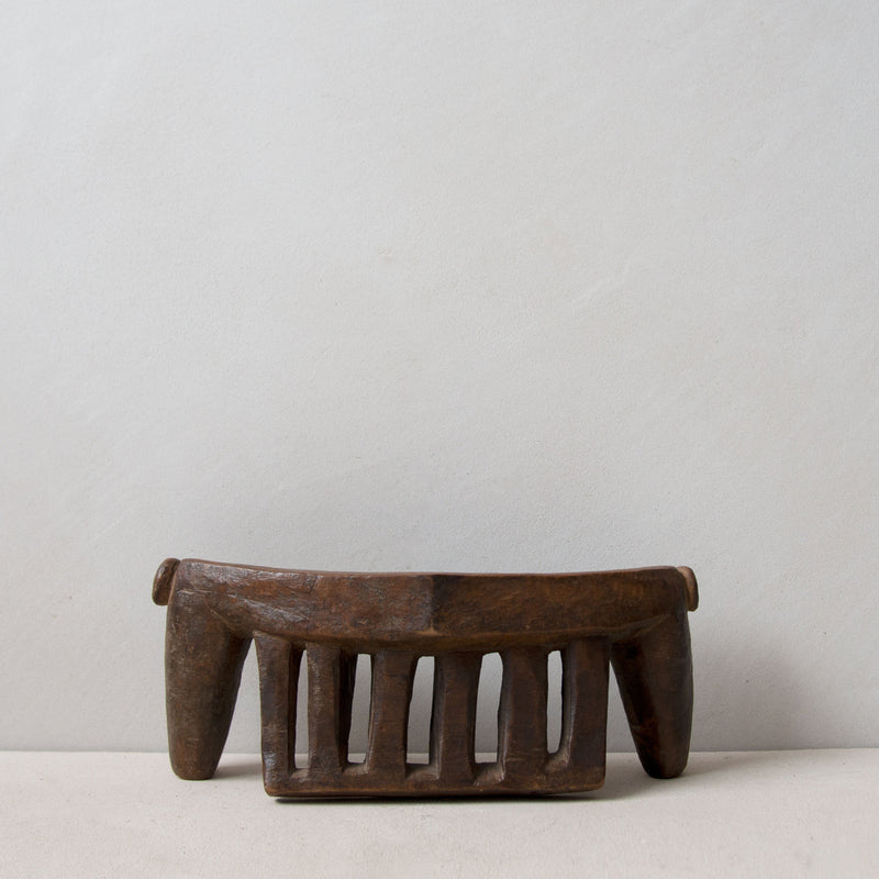 Dinka Headrest