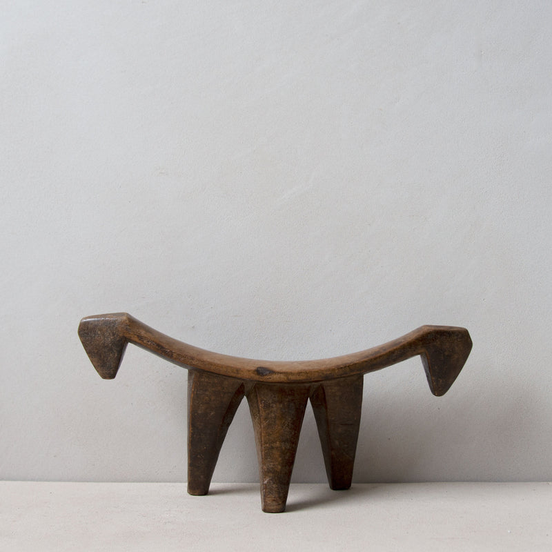 Dinka Headrest