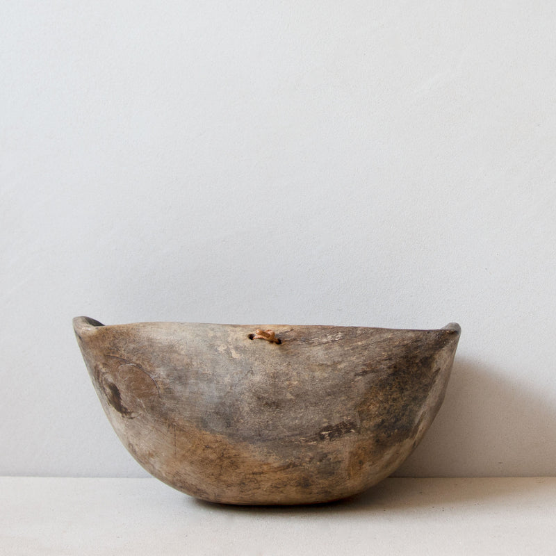 Hand-carved indigenous wood Turkana bowl No.16