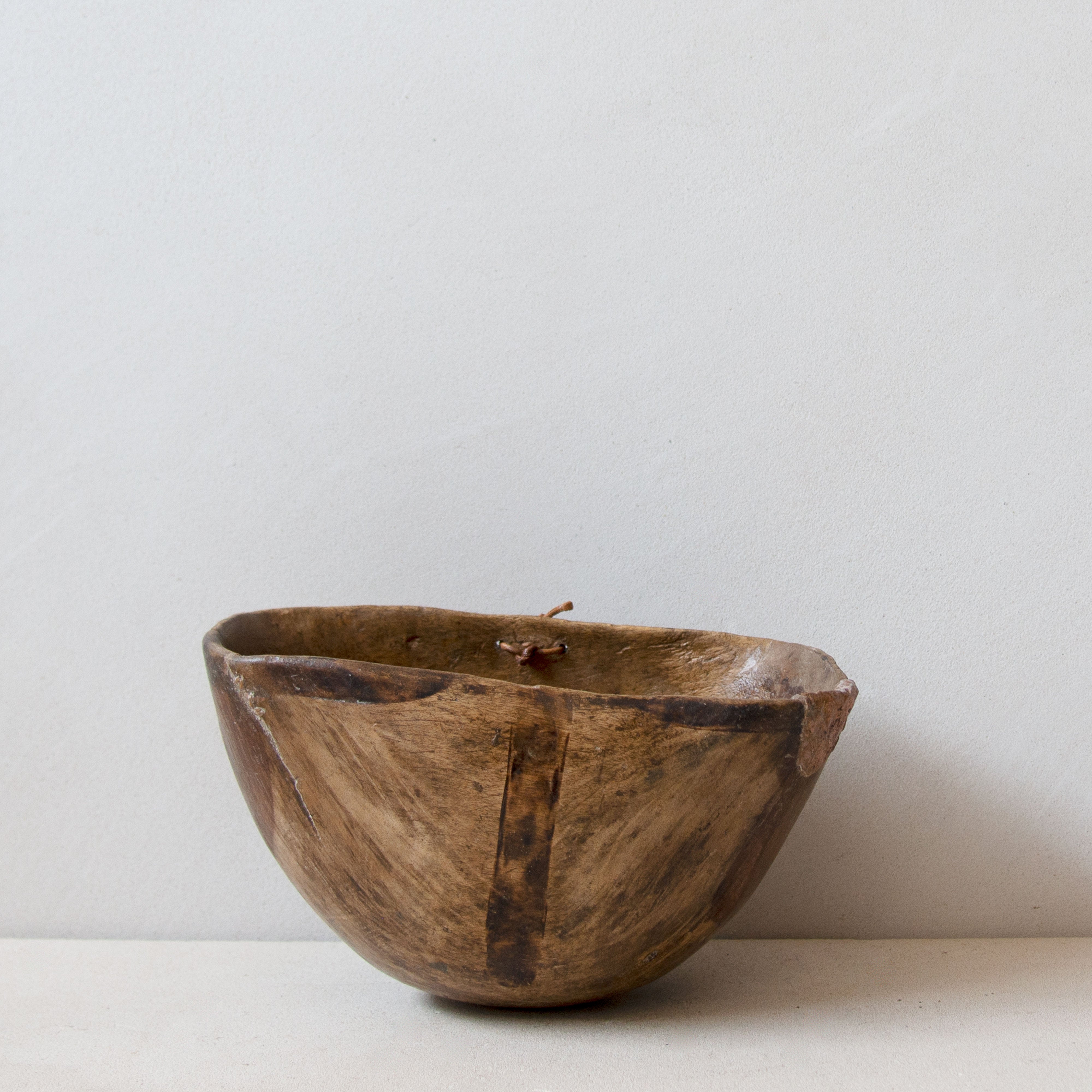 Hand-carved indigenous wood Turkana bowl No.17