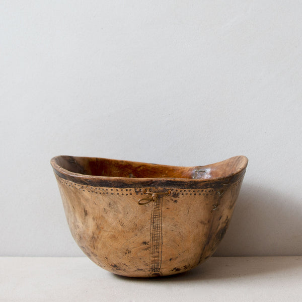 Hand-carved indigenous wood Turkana bowl No.22